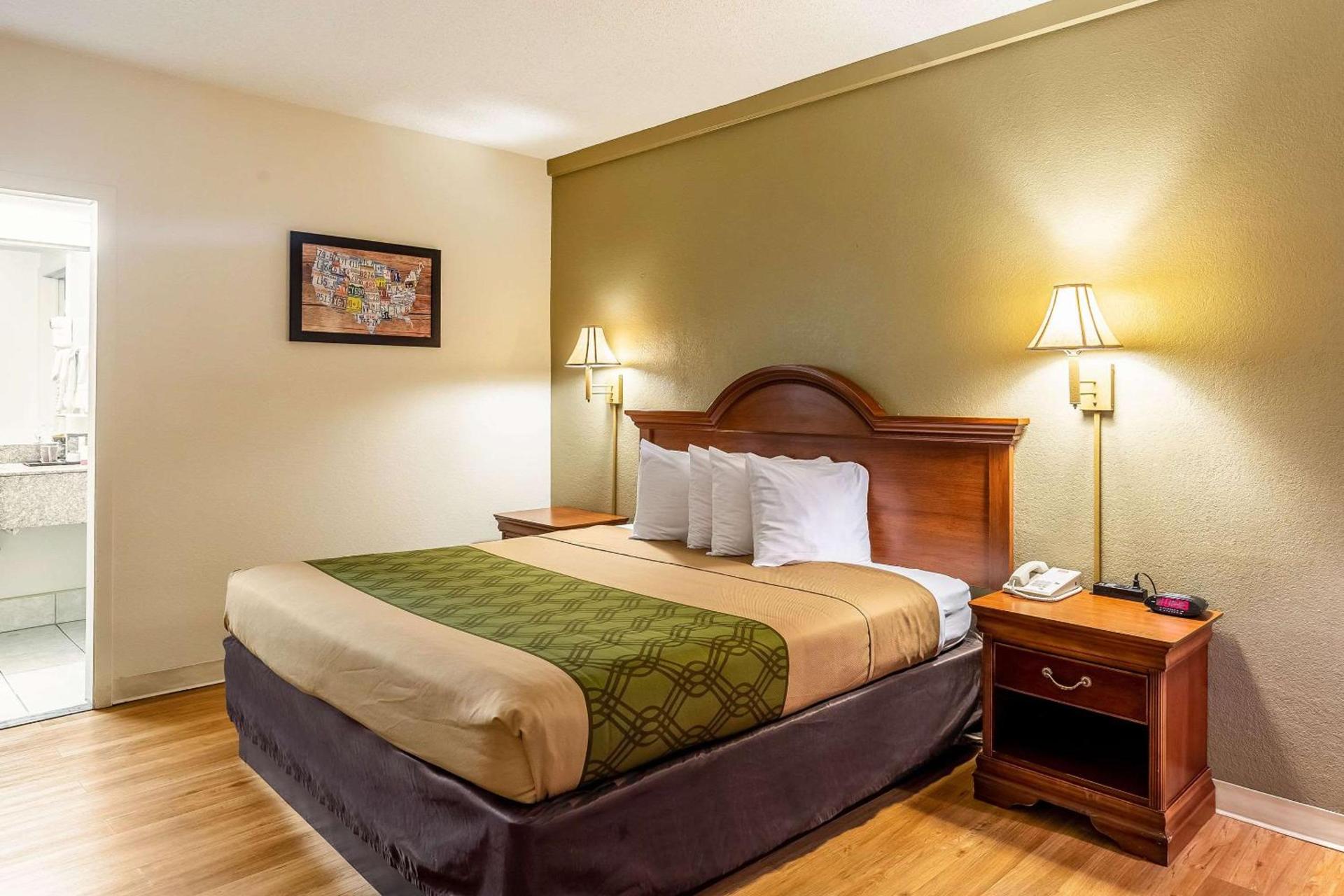 Econo Lodge Lake City-North photo 10