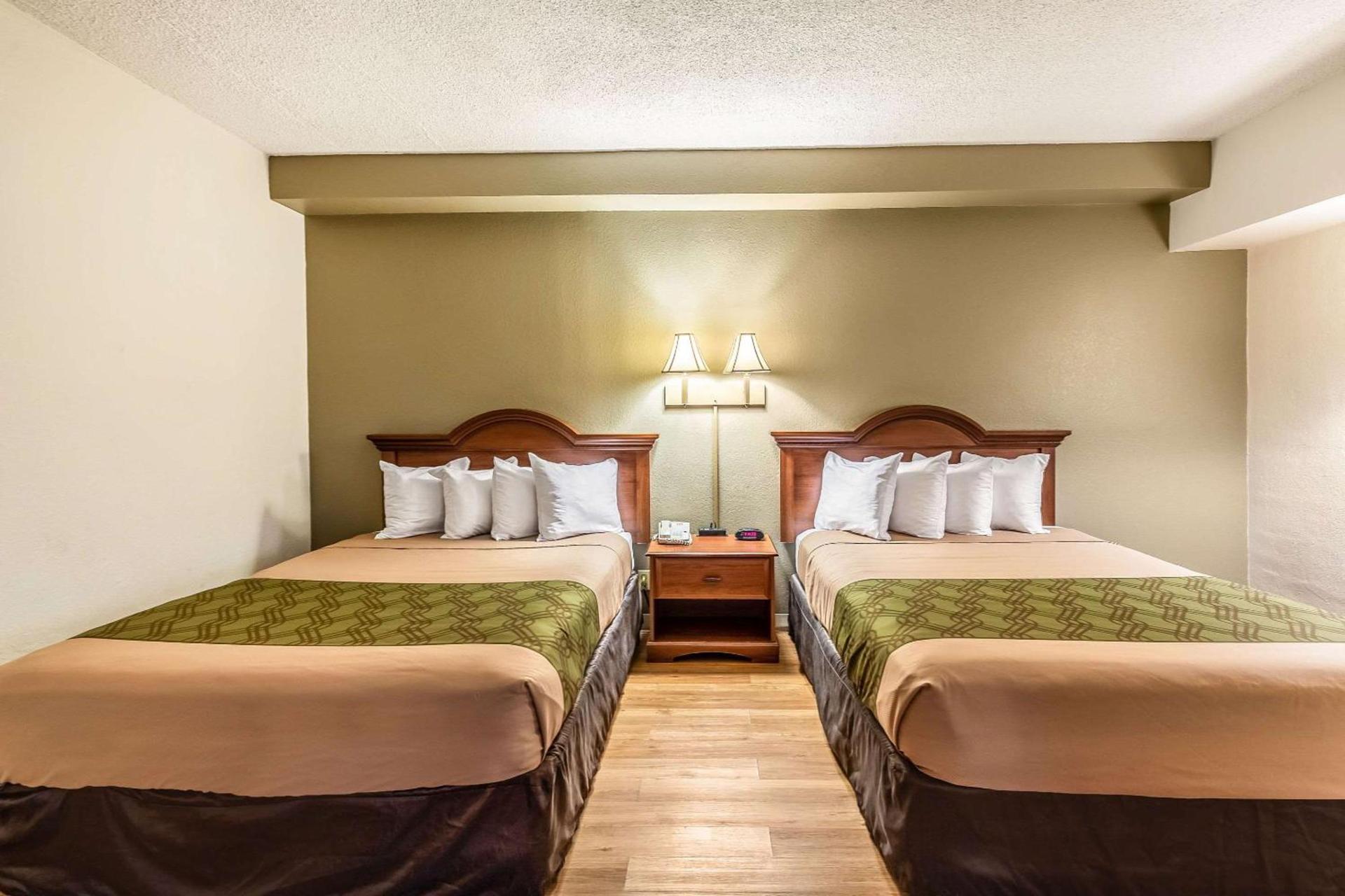 Econo Lodge Lake City-North photo 24