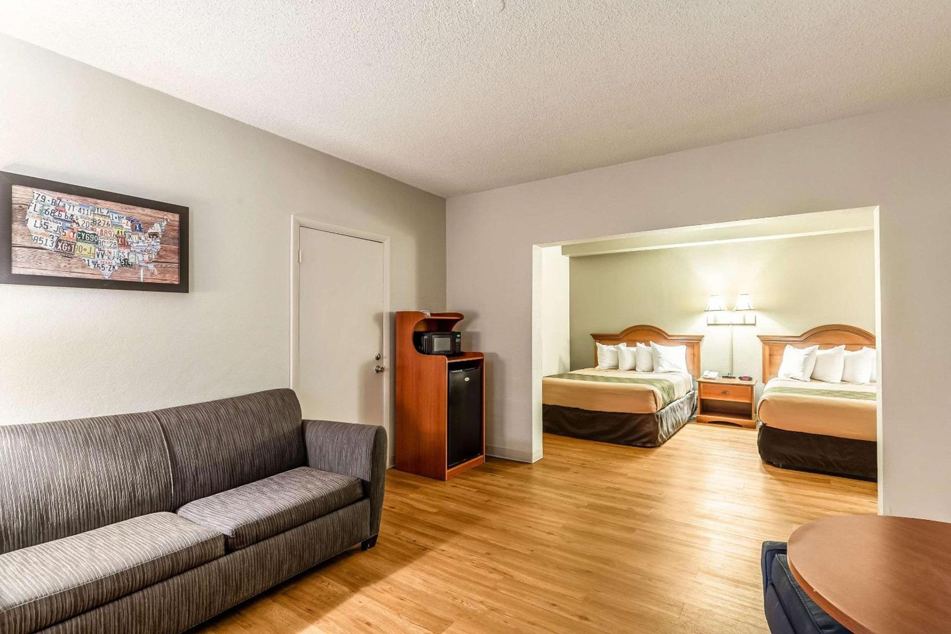 Econo Lodge Lake City-North photo 26
