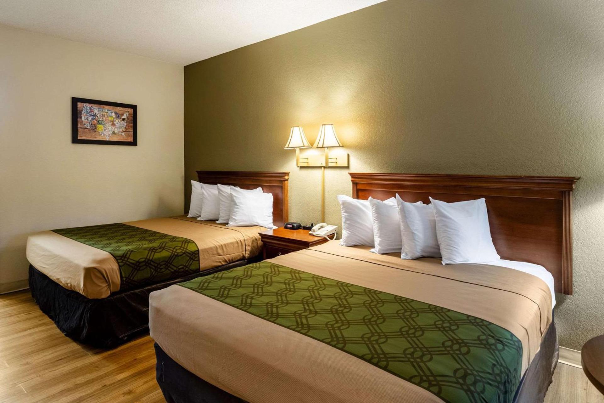 Econo Lodge Lake City-North photo 18