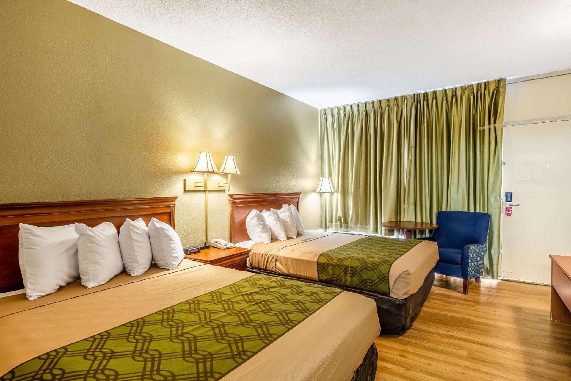 Econo Lodge Lake City-North photo 20