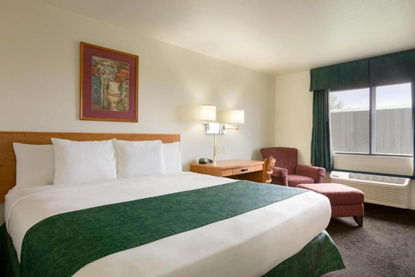 Travelodge by Wyndham Alpine photo 3