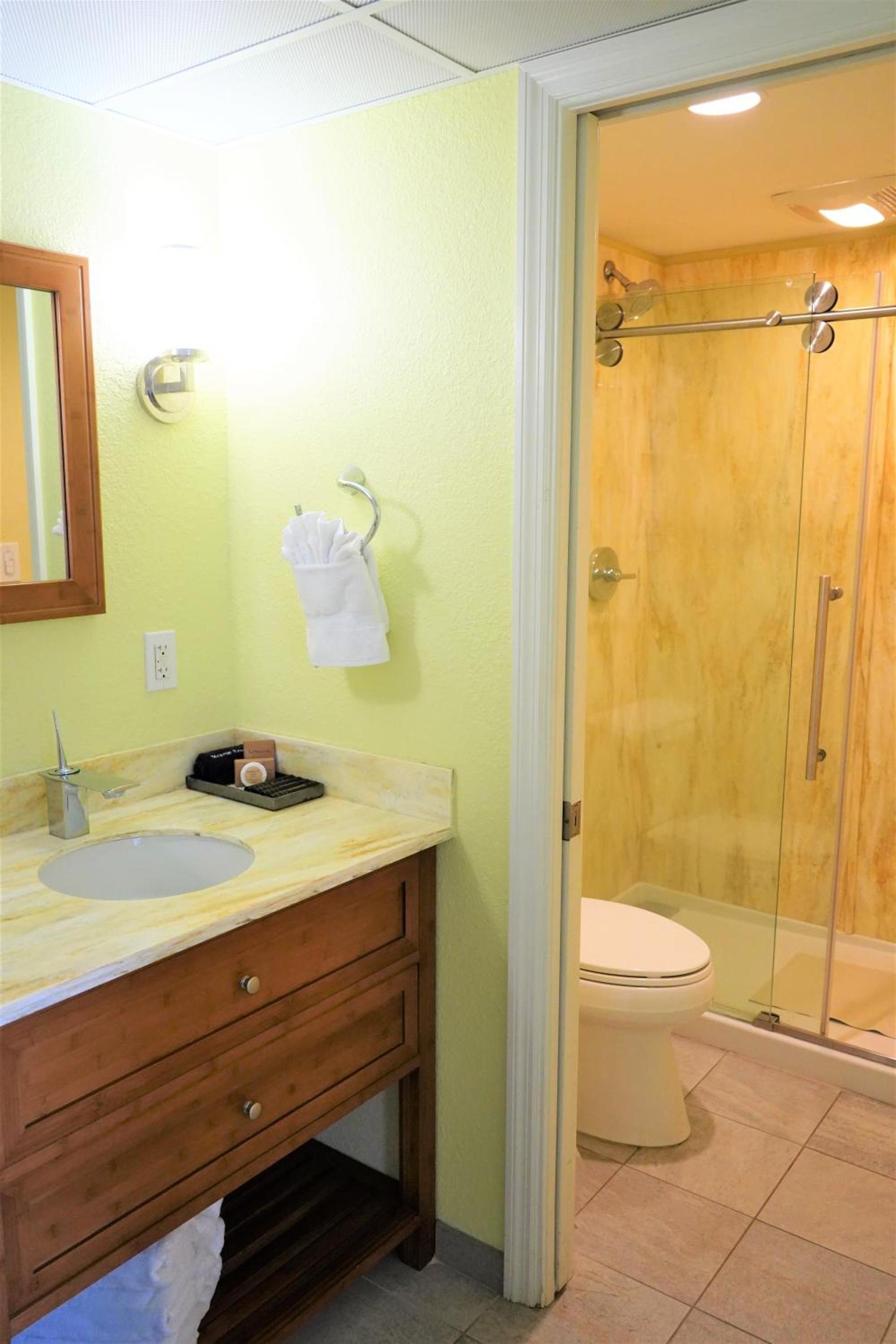Glunz Ocean Beach Hotel and Resort photo 38