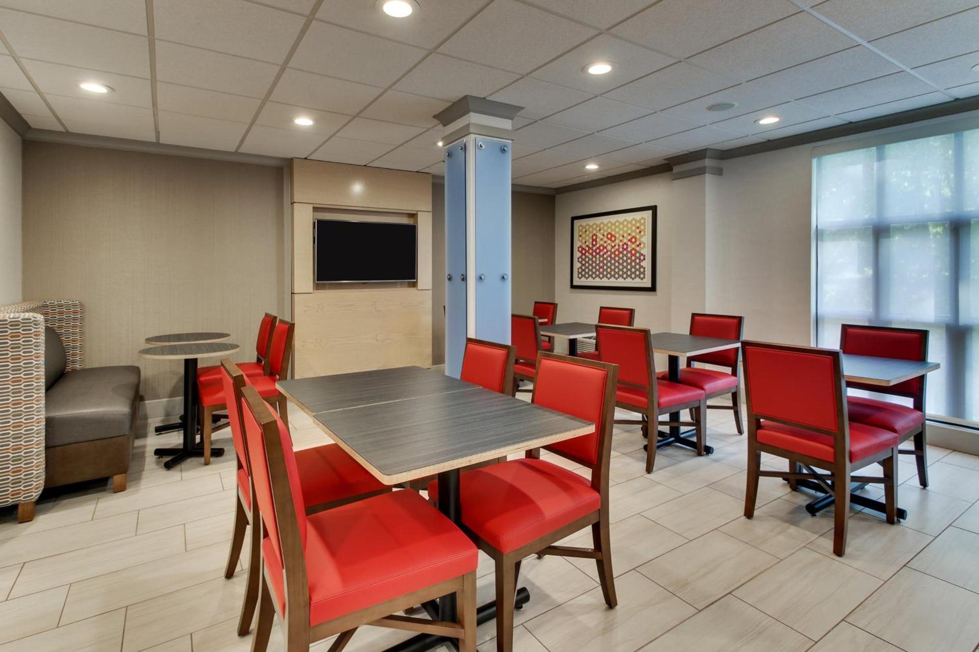 Holiday Inn Express Hotel & Suites - Atlanta/Emory University Area by IHG photo 41