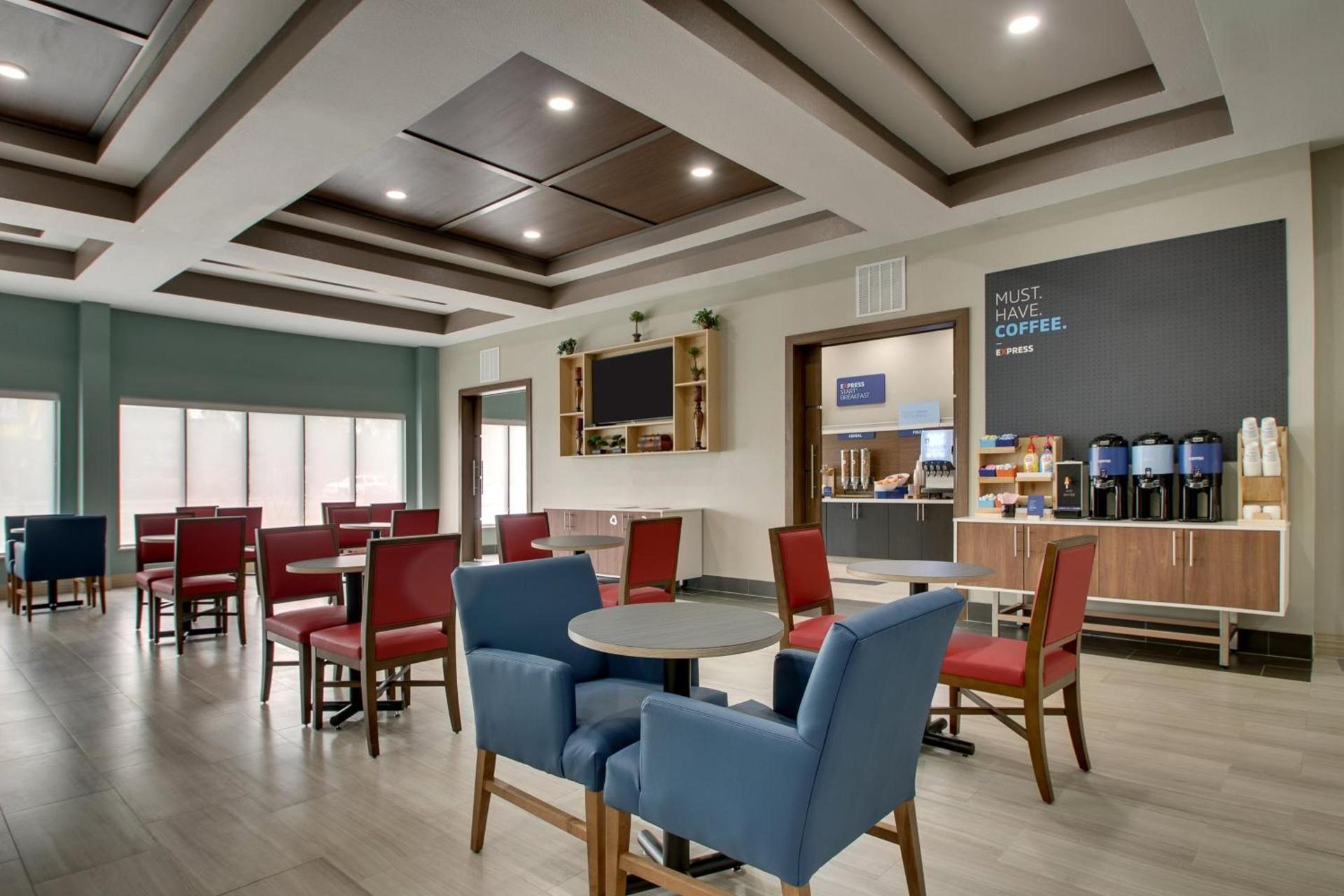 Holiday Inn Express & Suites Laurel by IHG photo 41