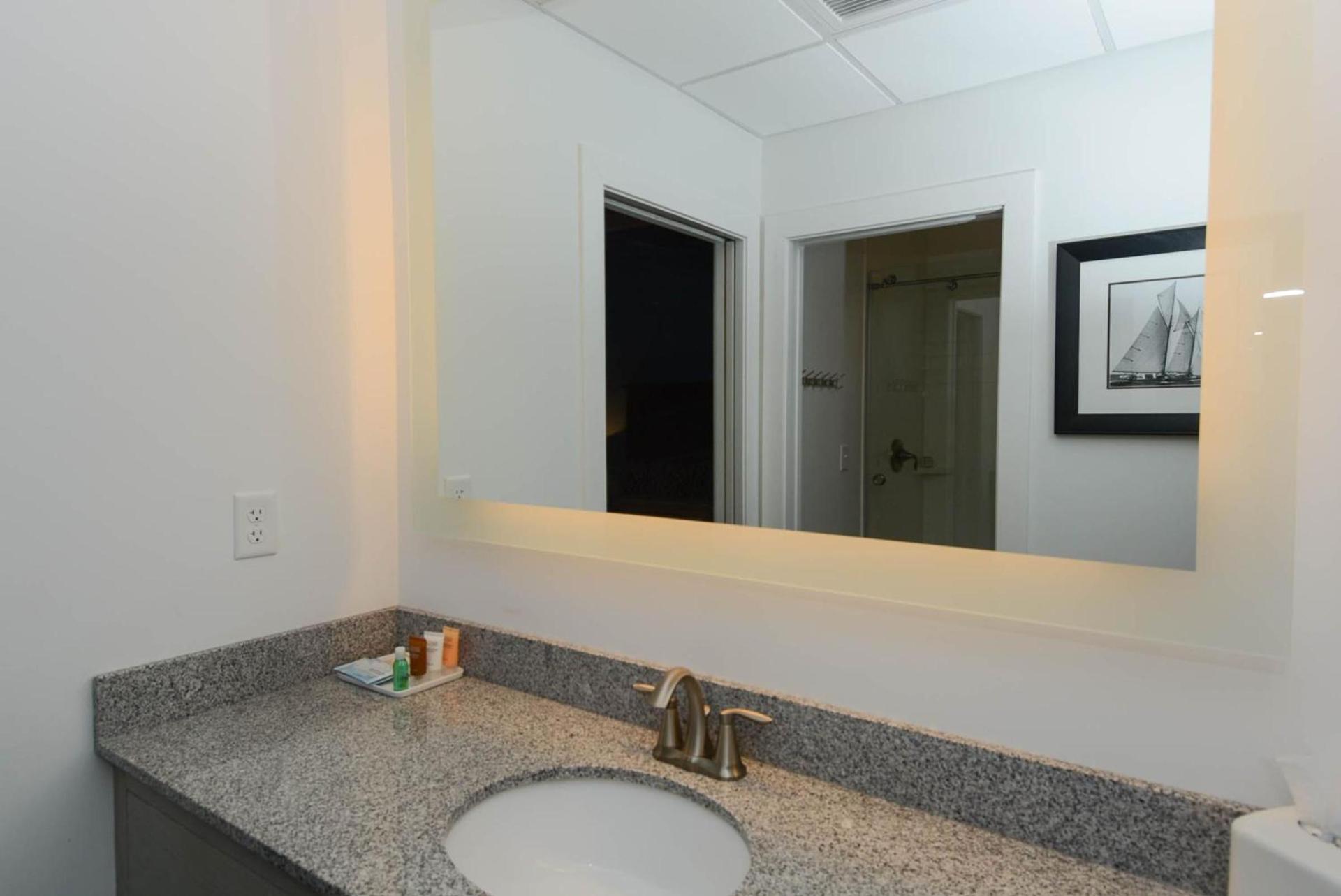 Avenue Inn & Spa photo 41
