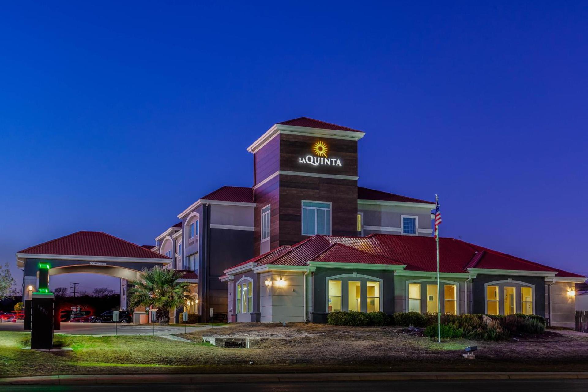 La Quinta by Wyndham Kerrville photo 17
