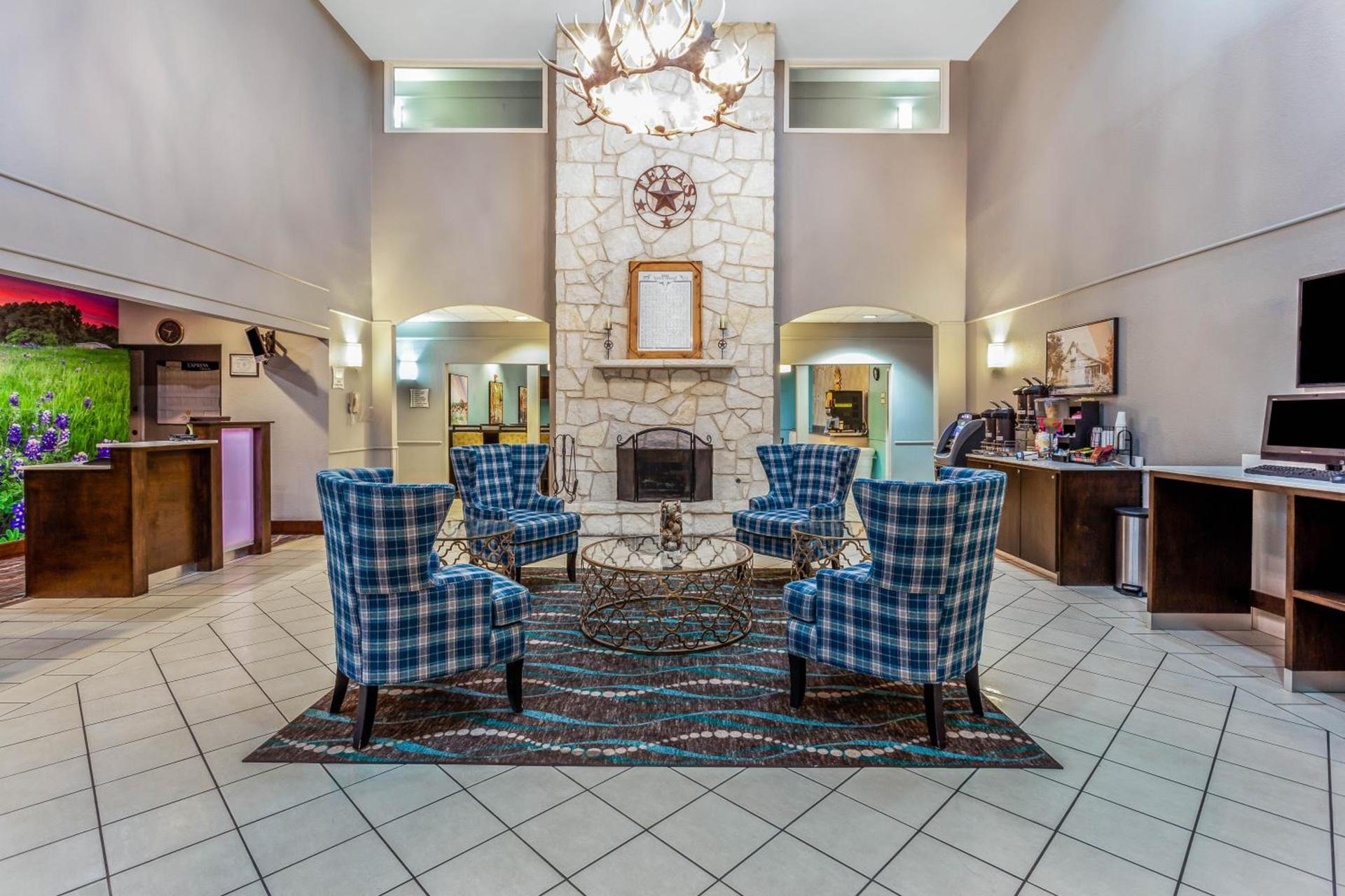 La Quinta by Wyndham Kerrville photo 15