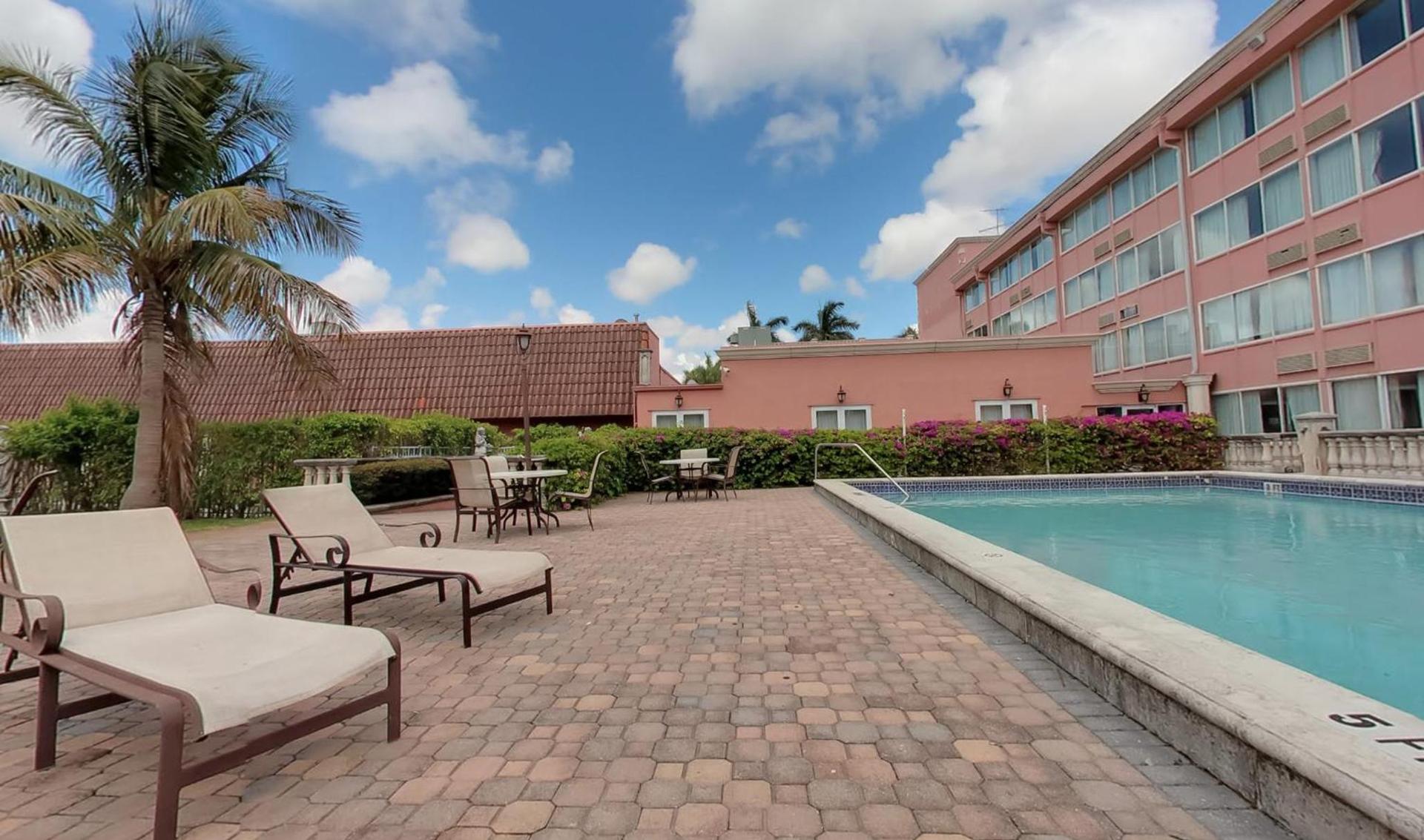 Miami Gardens Inn & Suites photo 13