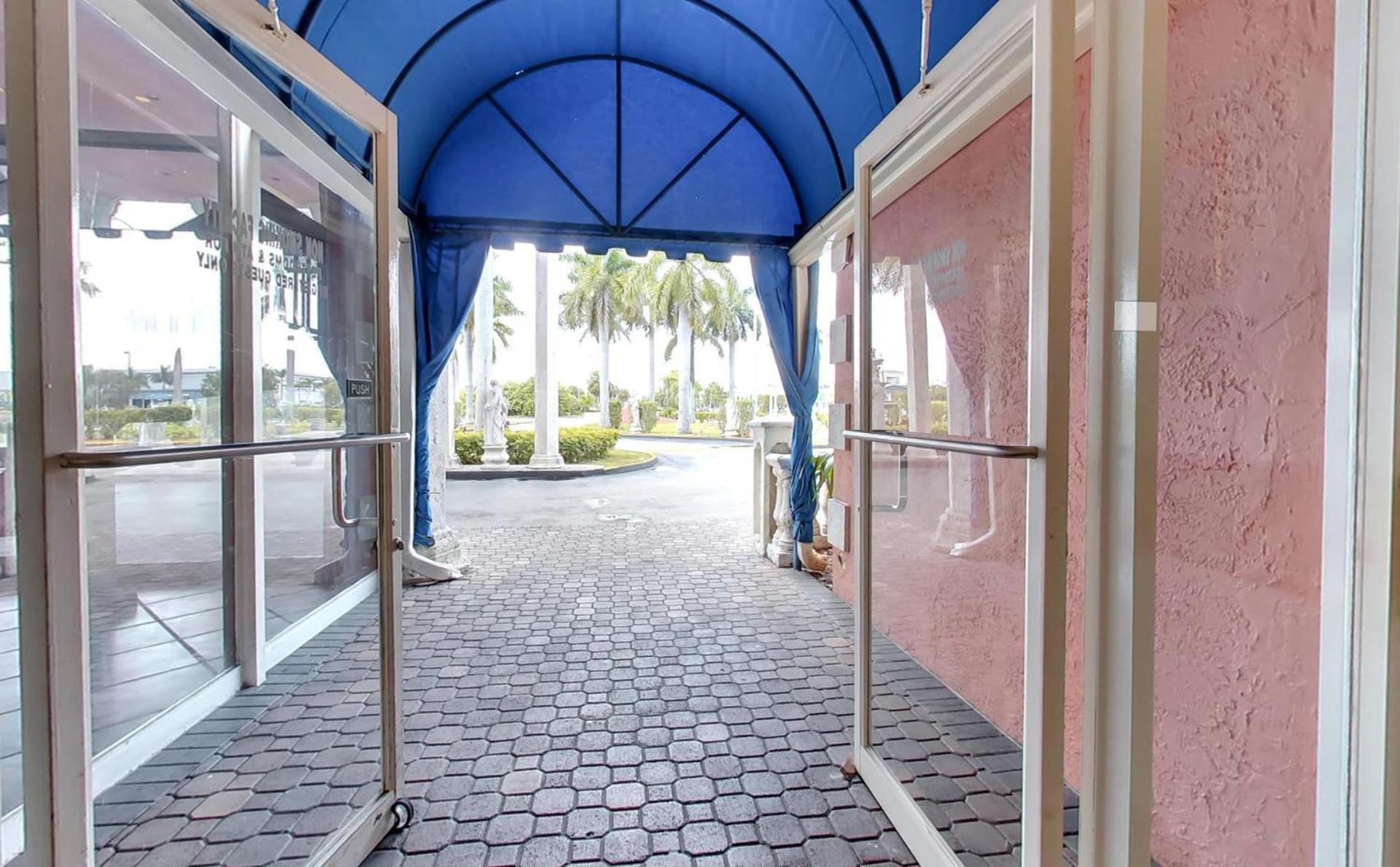Miami Gardens Inn & Suites photo 11