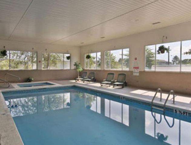 Howard Johnson by Wyndham Perry GA photo 9