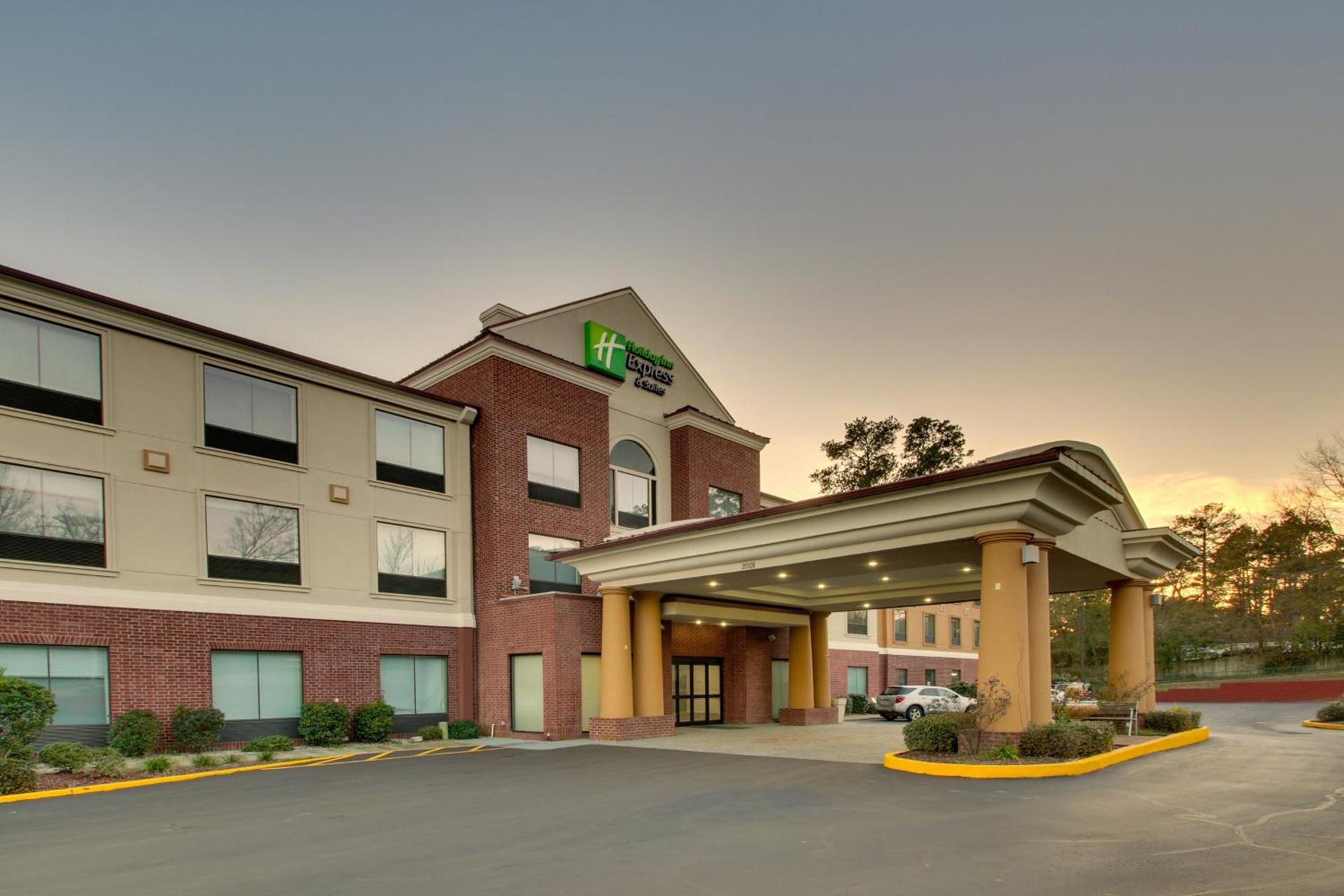 Holiday Inn Express & Suites Laurel by IHG — hotel in Laurel