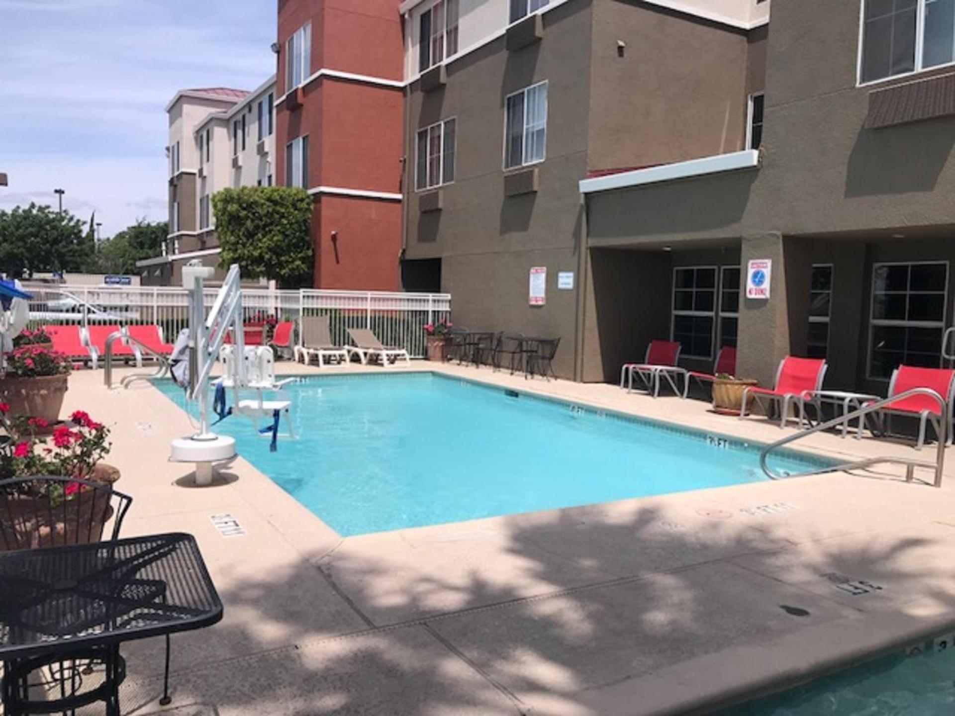 Holiday Inn Express & Suites Tracy by IHG photo 21