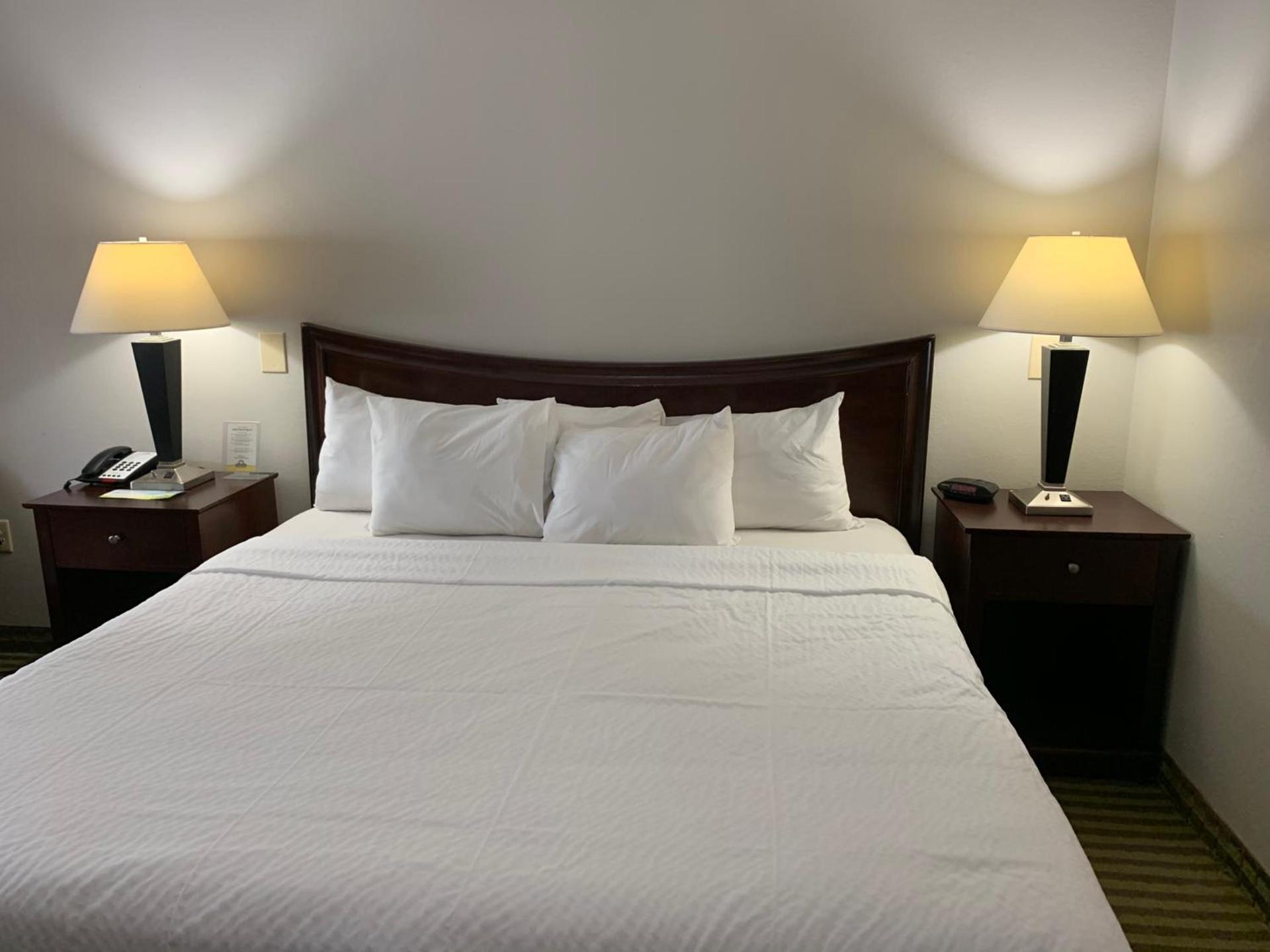 Days Inn by Wyndham Ocean Springs photo 14