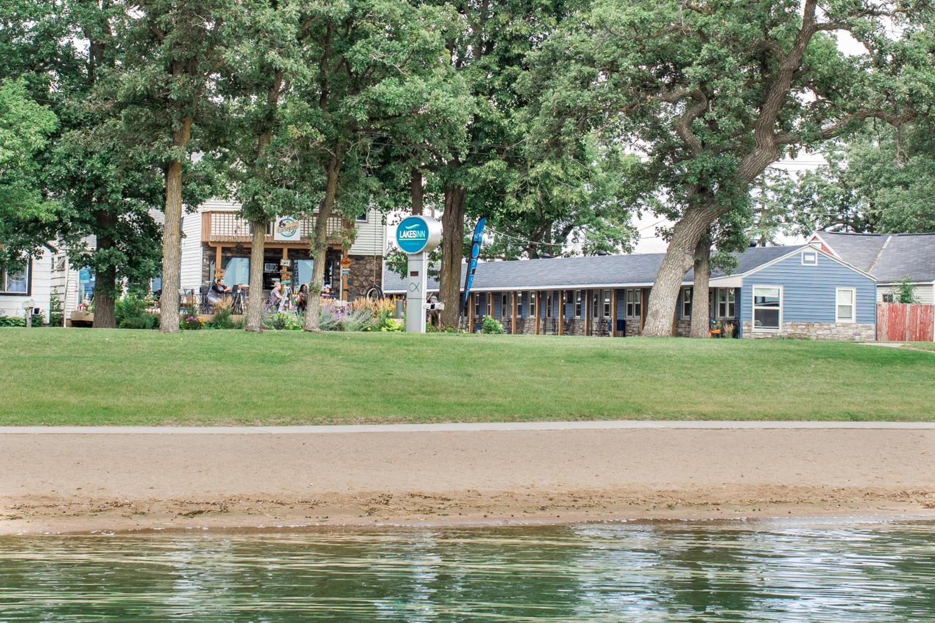 Lakes Inn photo 2