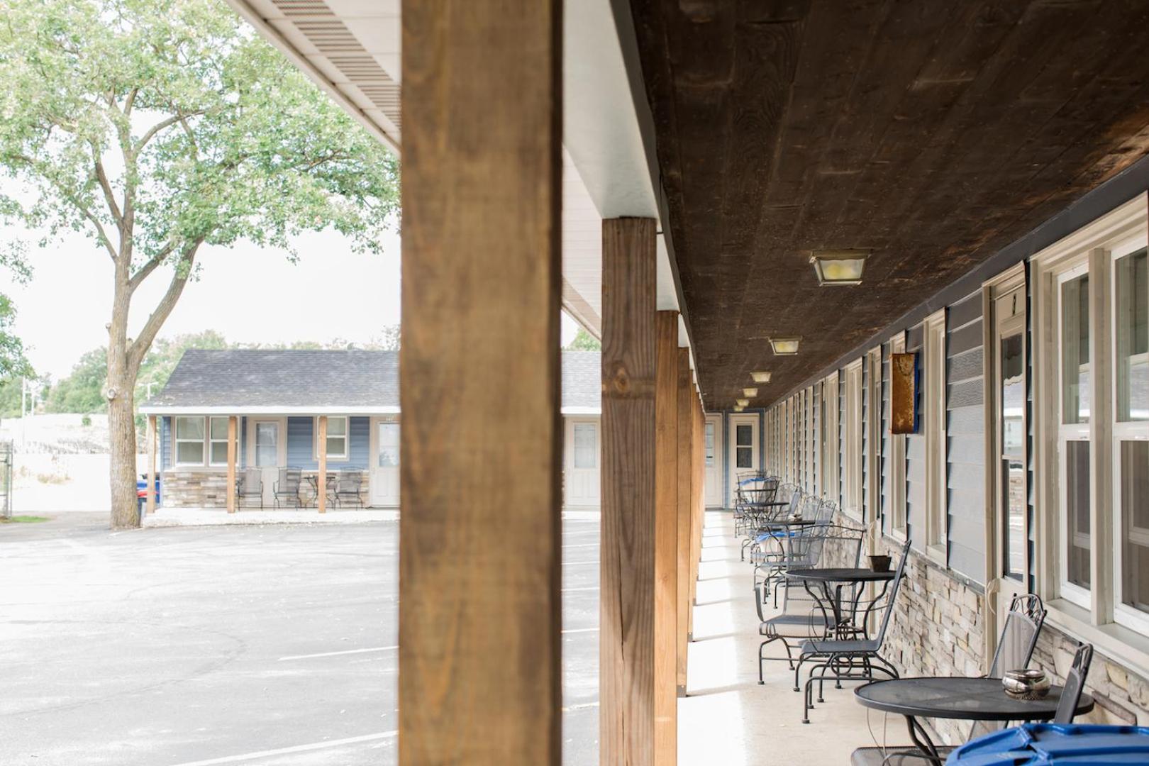 Lakes Inn photo 5