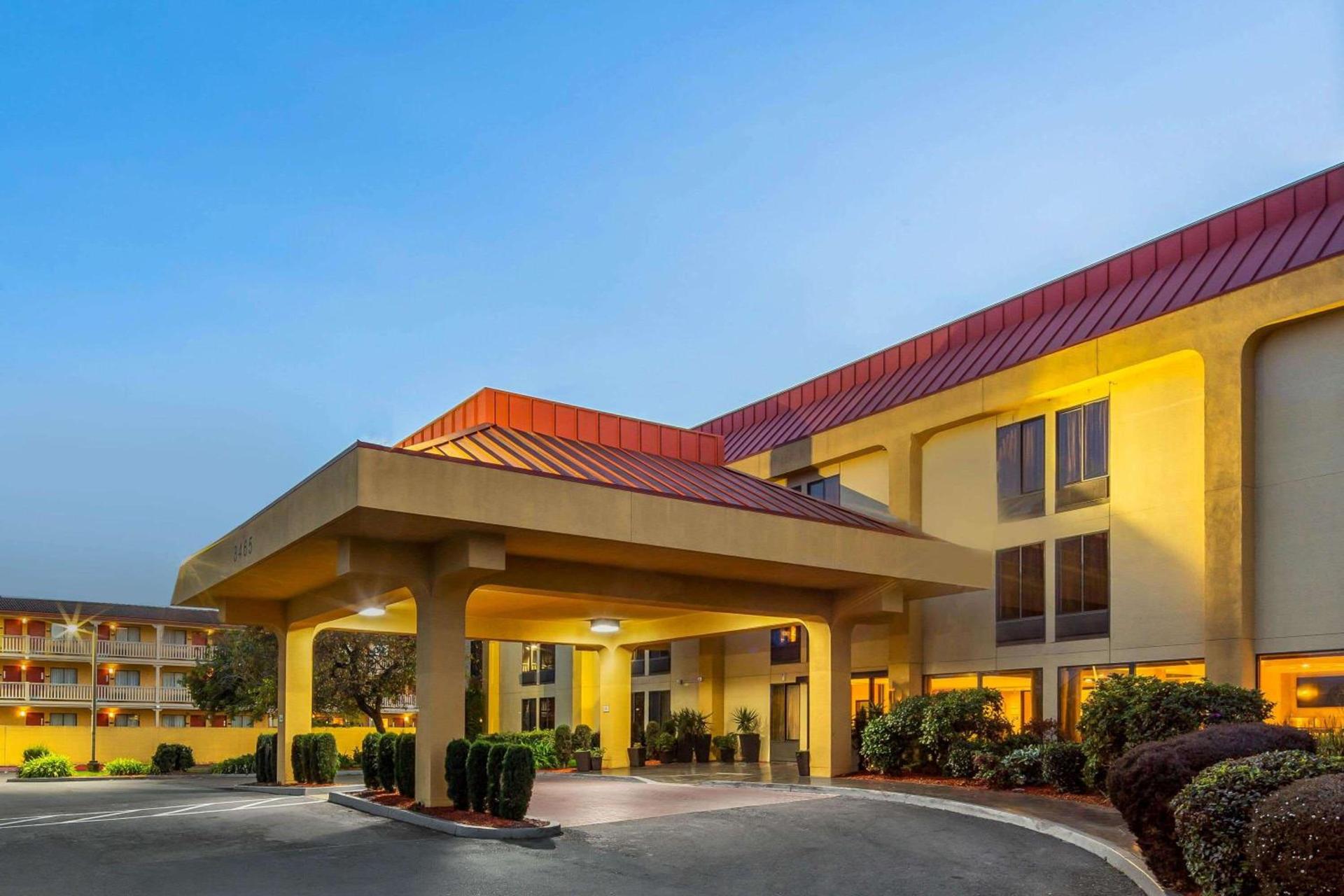 La Quinta by Wyndham Oakland Airport Coliseum photo 25
