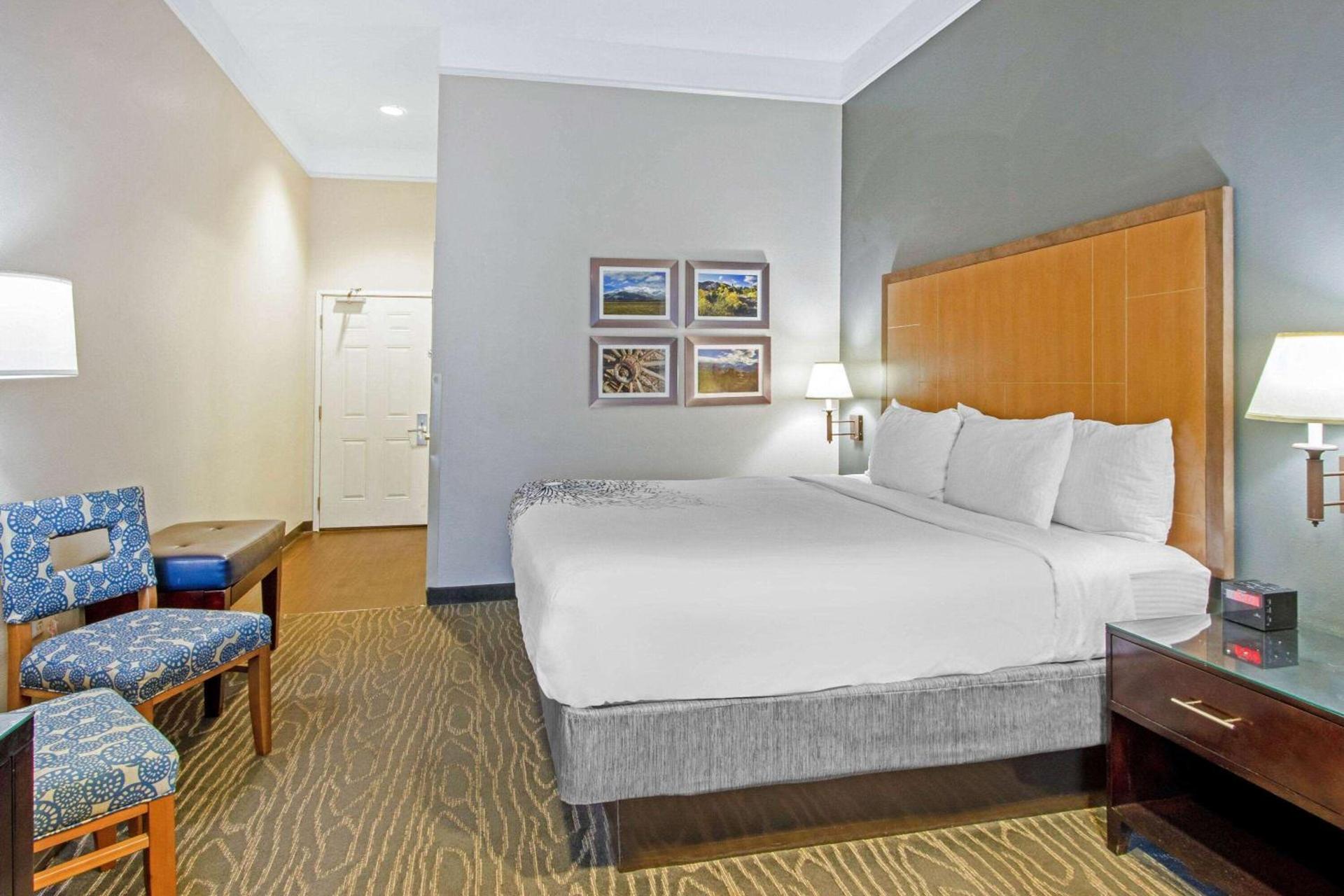 La Quinta by Wyndham Ruidoso Downs photo 37
