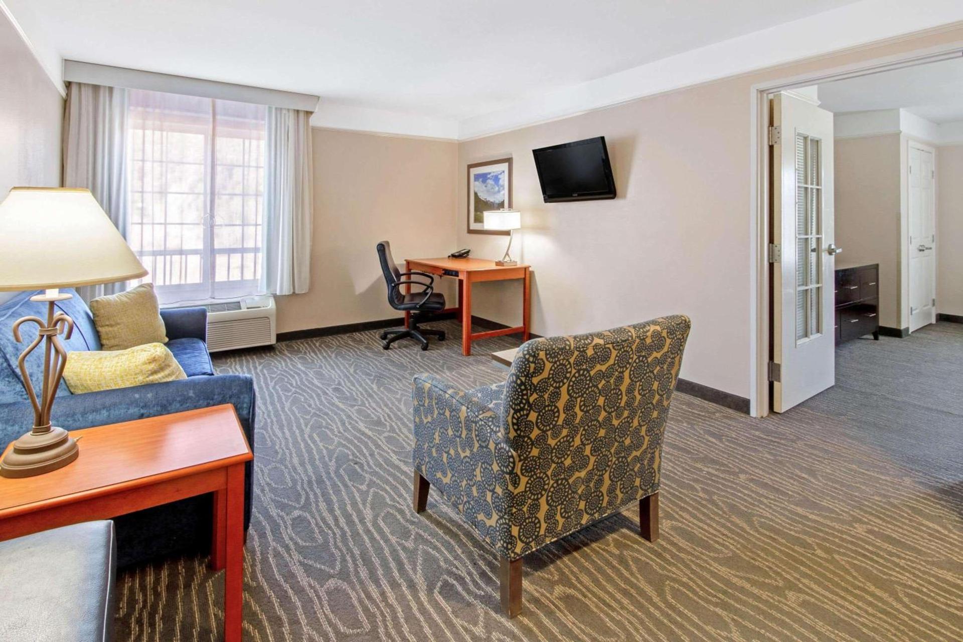 La Quinta by Wyndham Ruidoso Downs photo 38