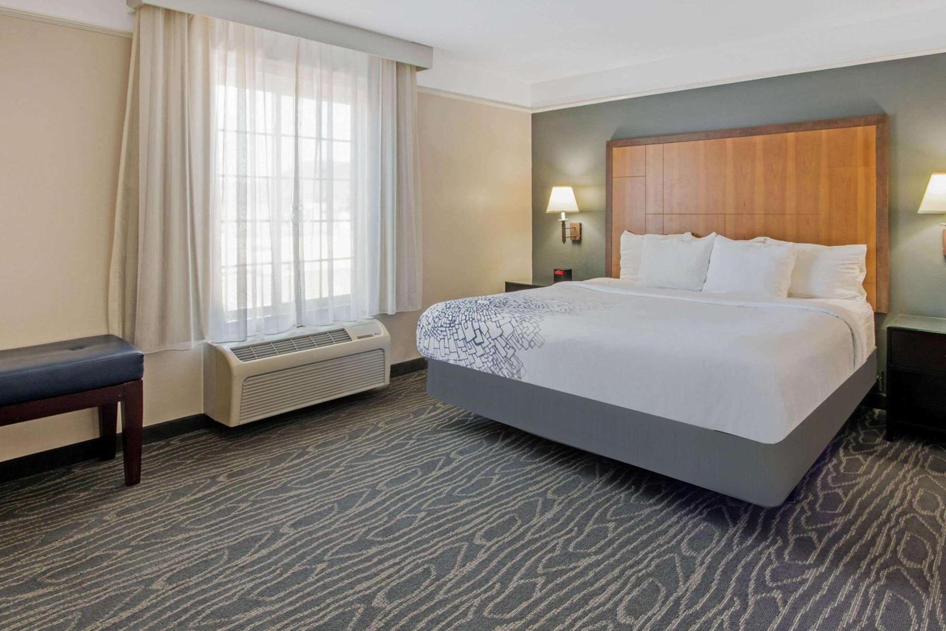 La Quinta by Wyndham Ruidoso Downs photo 40