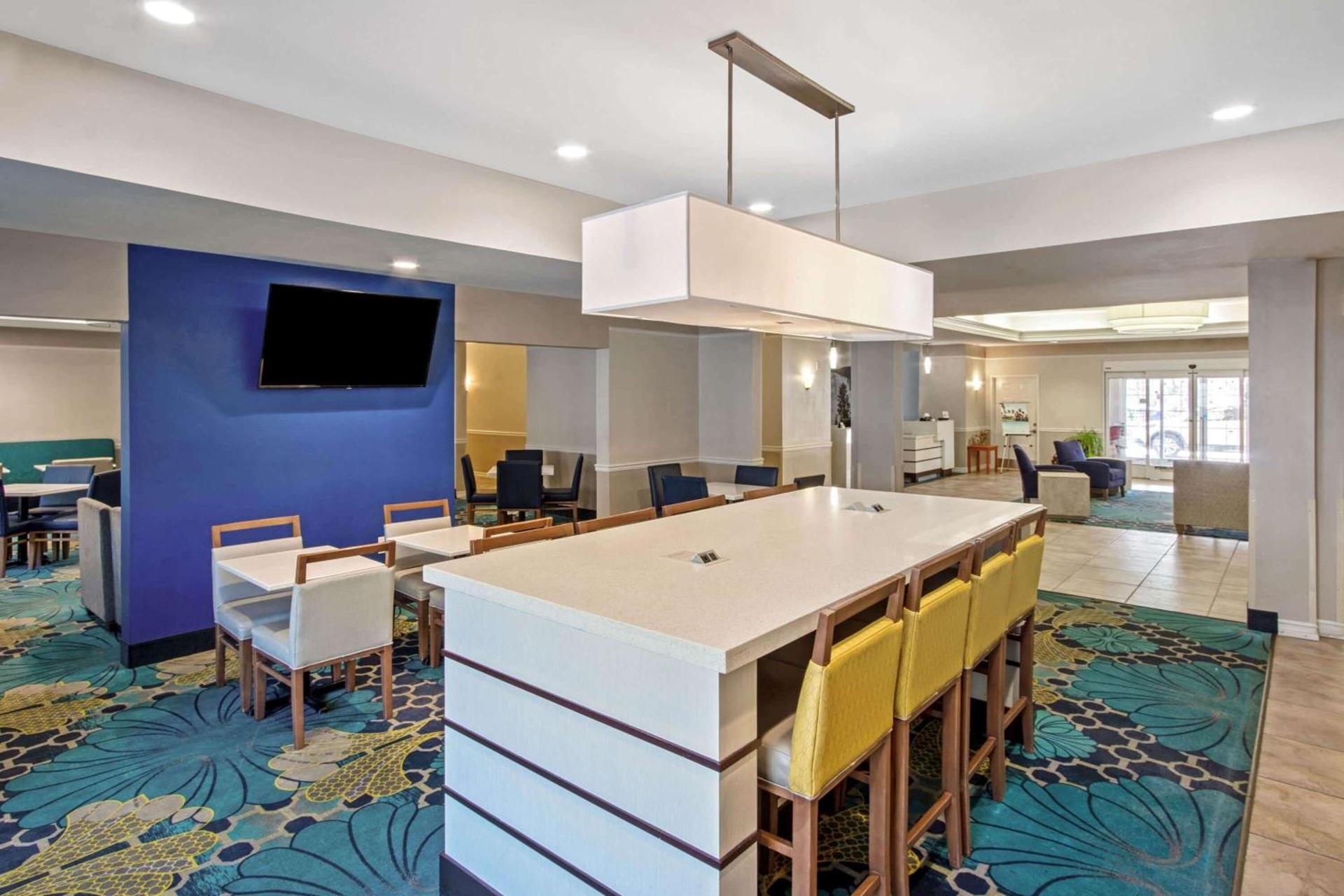 La Quinta by Wyndham Ruidoso Downs photo 45