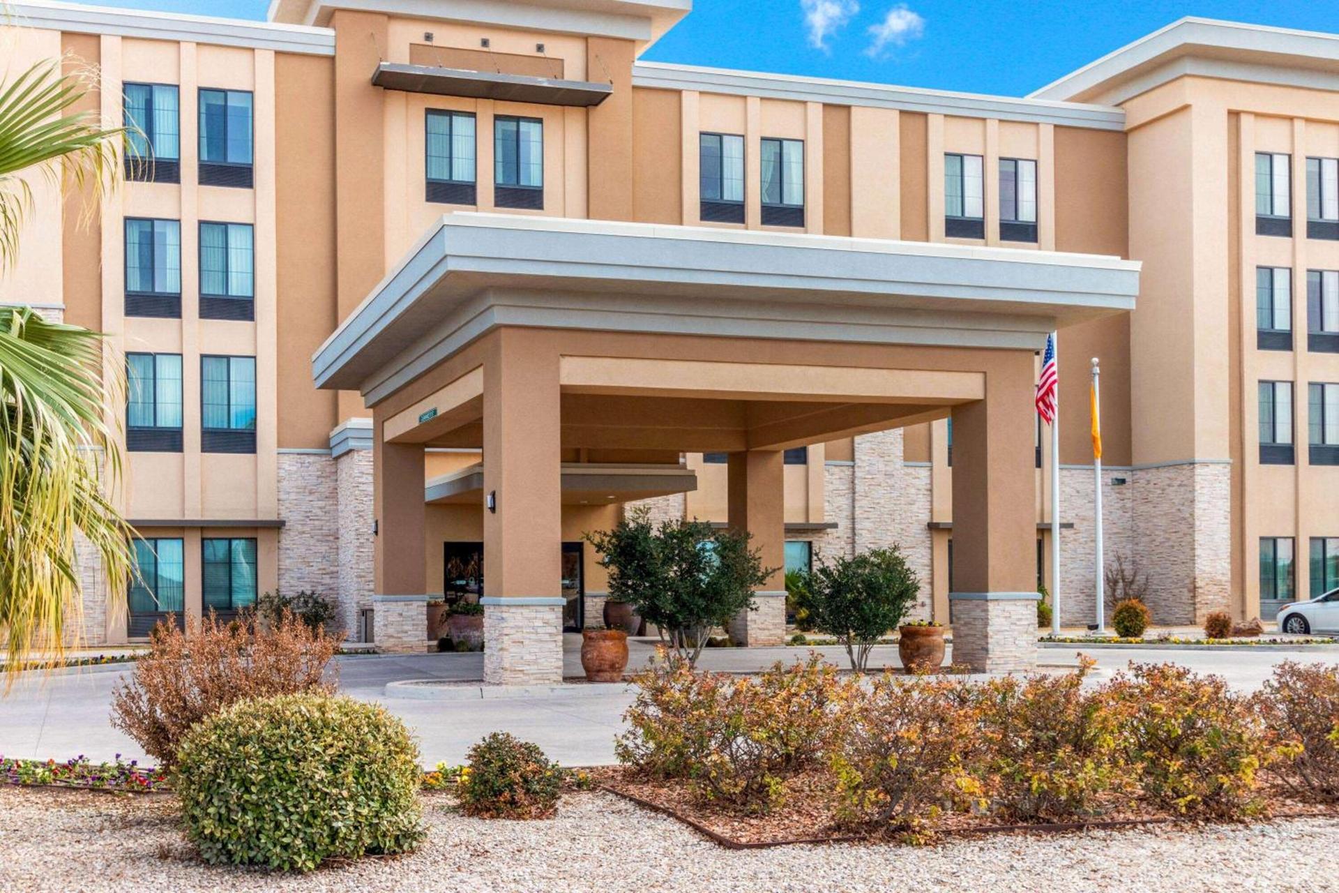 La Quinta by Wyndham Carlsbad photo 4