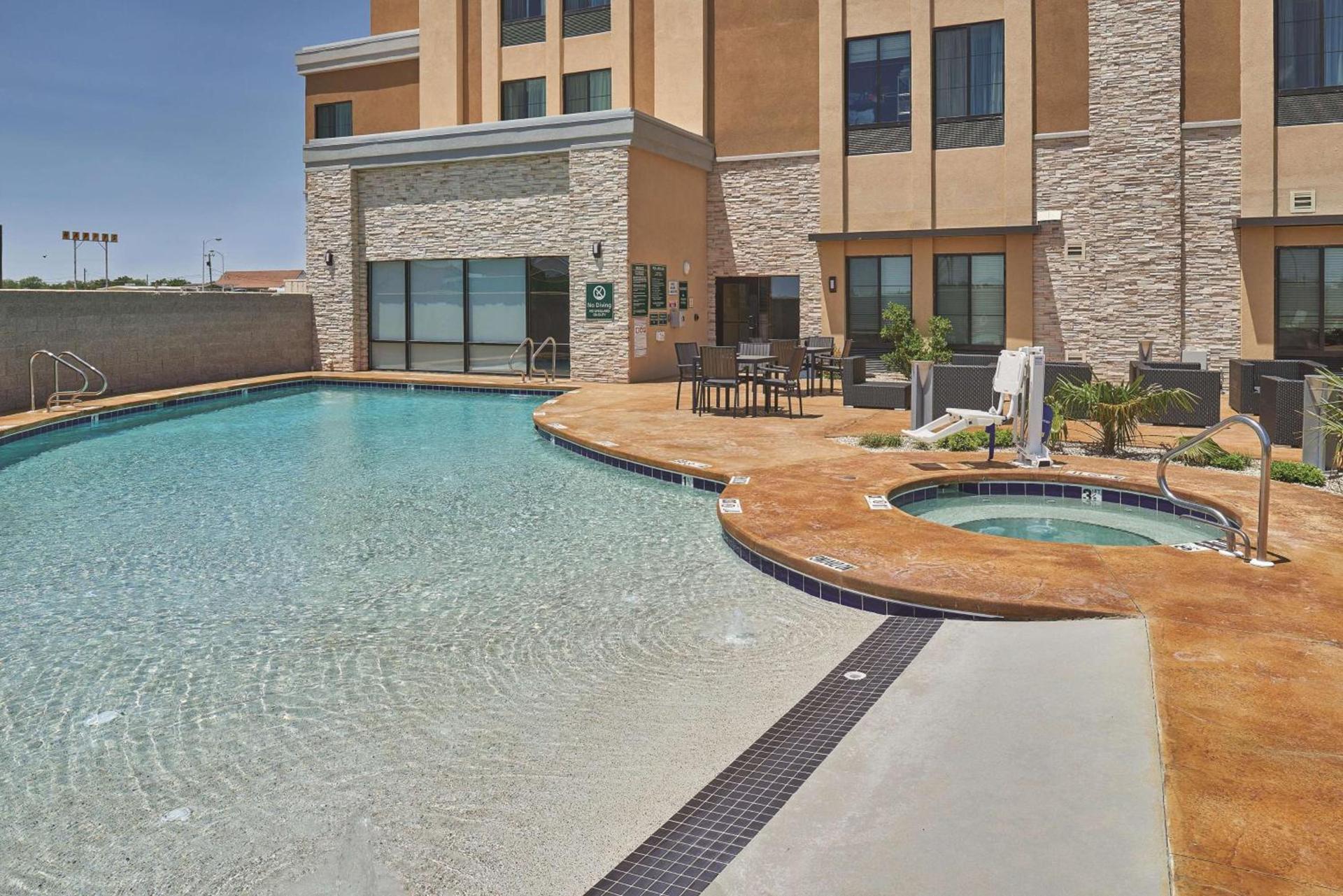 La Quinta by Wyndham Carlsbad photo 28