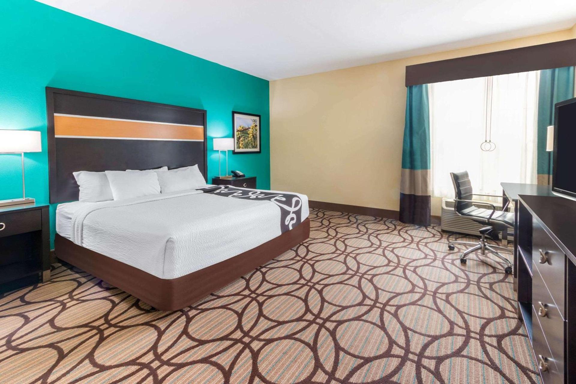 La Quinta by Wyndham Carlsbad photo 21