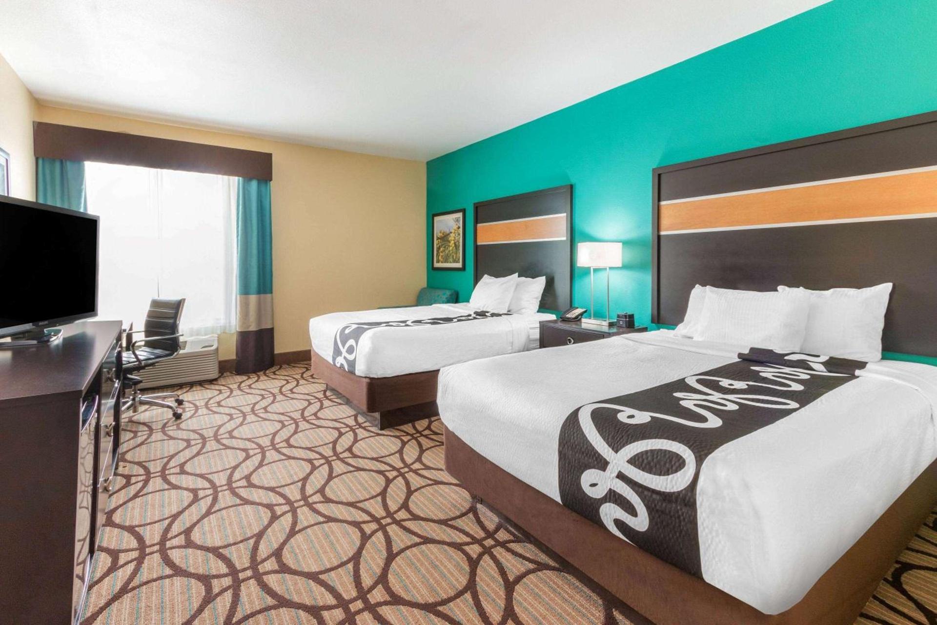 La Quinta by Wyndham Carlsbad photo 17