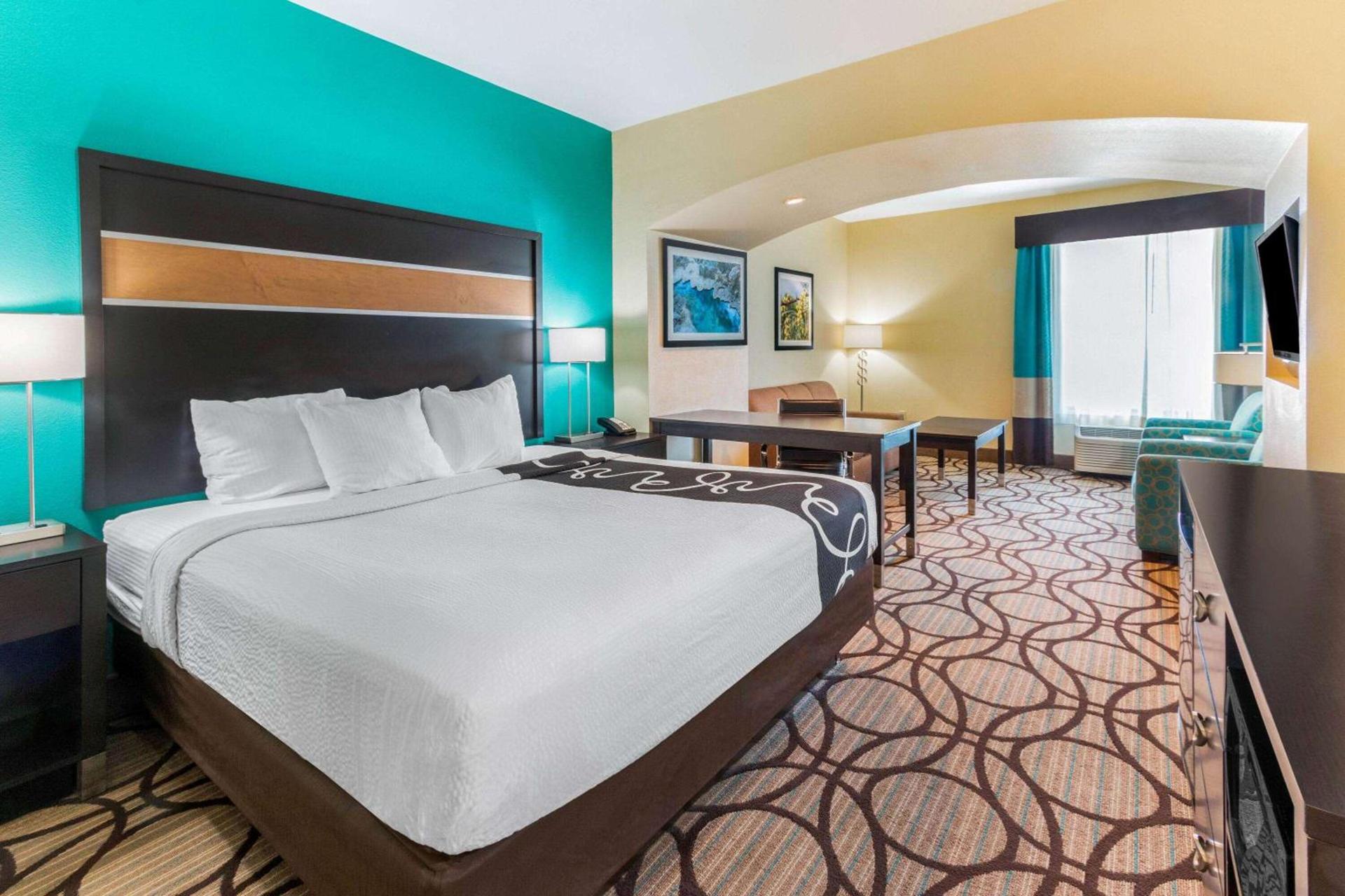 La Quinta by Wyndham Carlsbad photo 13