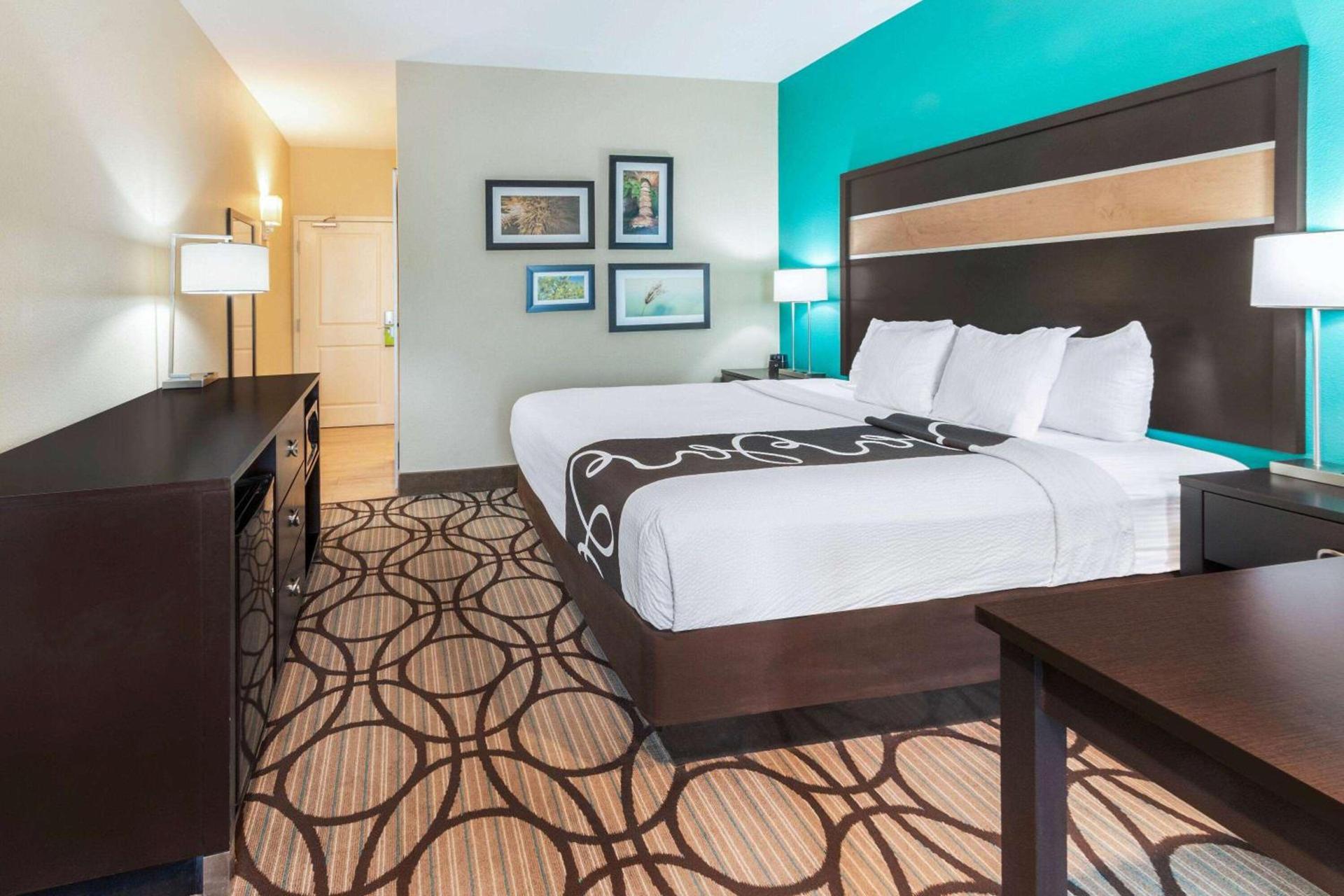 La Quinta by Wyndham Carlsbad photo 11