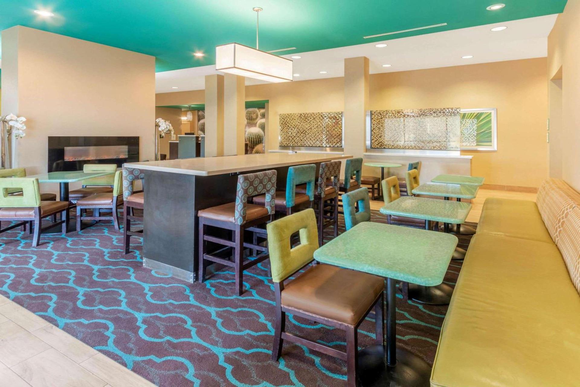 La Quinta by Wyndham Carlsbad photo 9