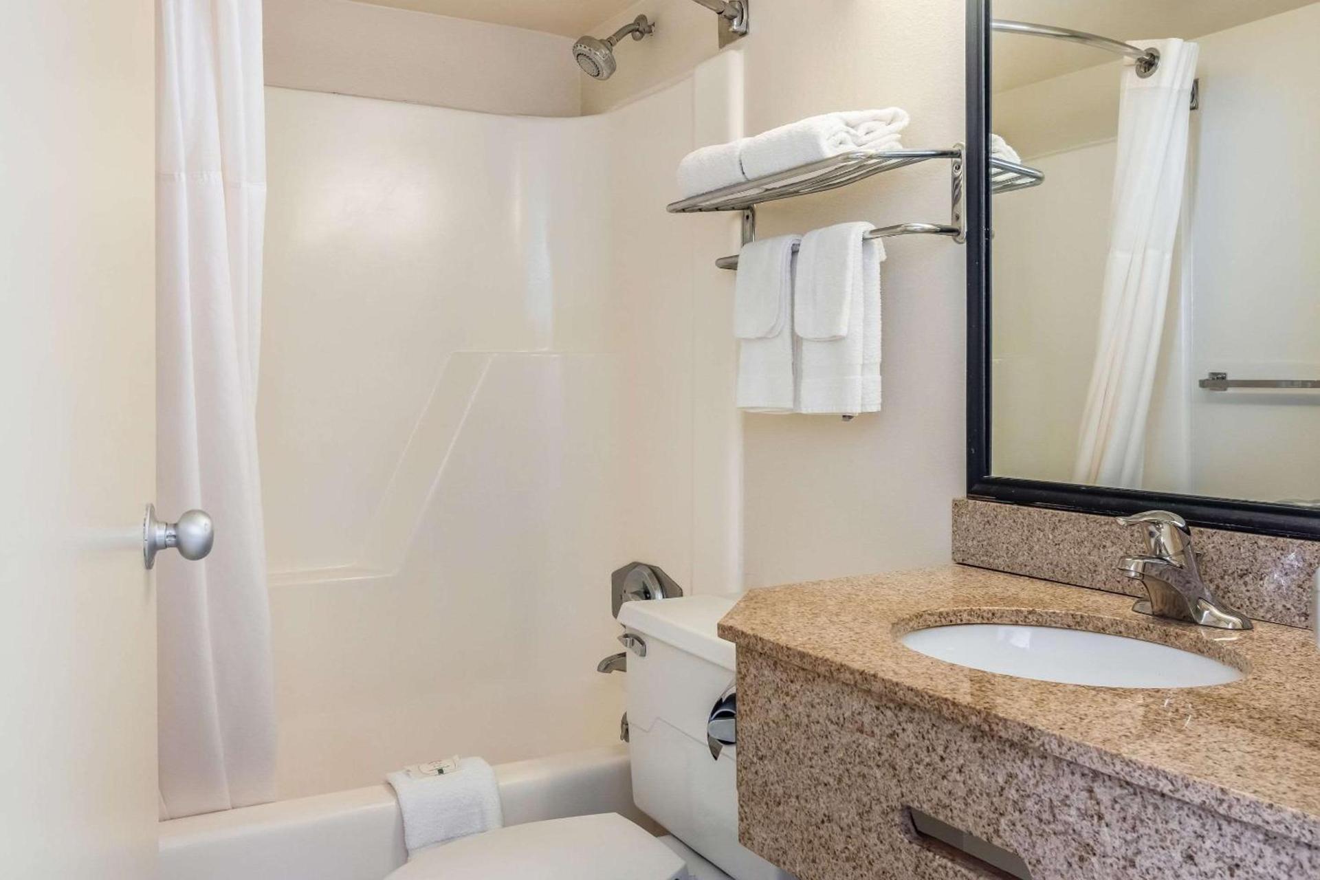 Quality Inn & Suites Indiana South photo 11