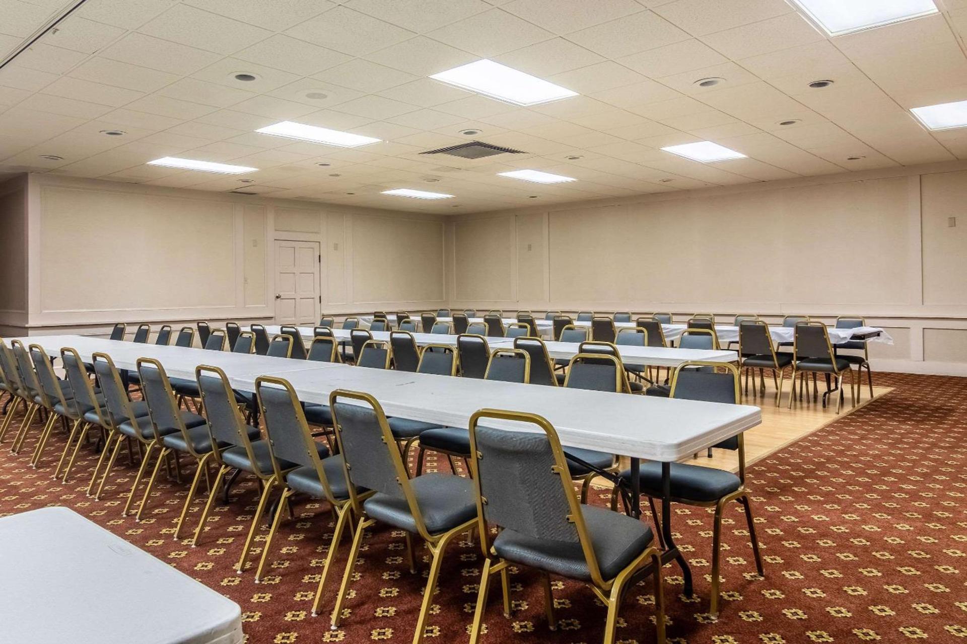 Quality Inn & Suites Indiana South photo 31