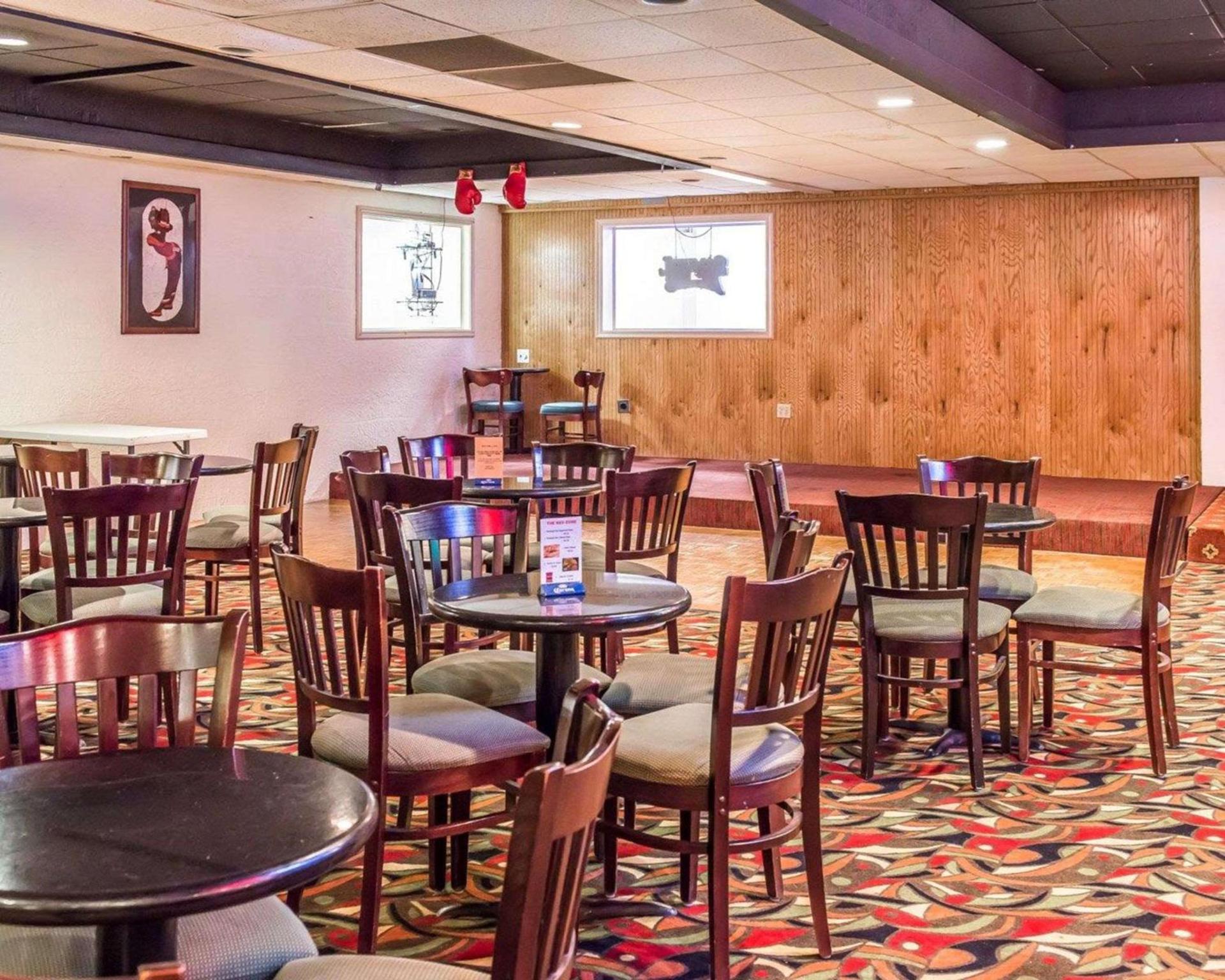 Quality Inn & Suites Indiana South photo 37
