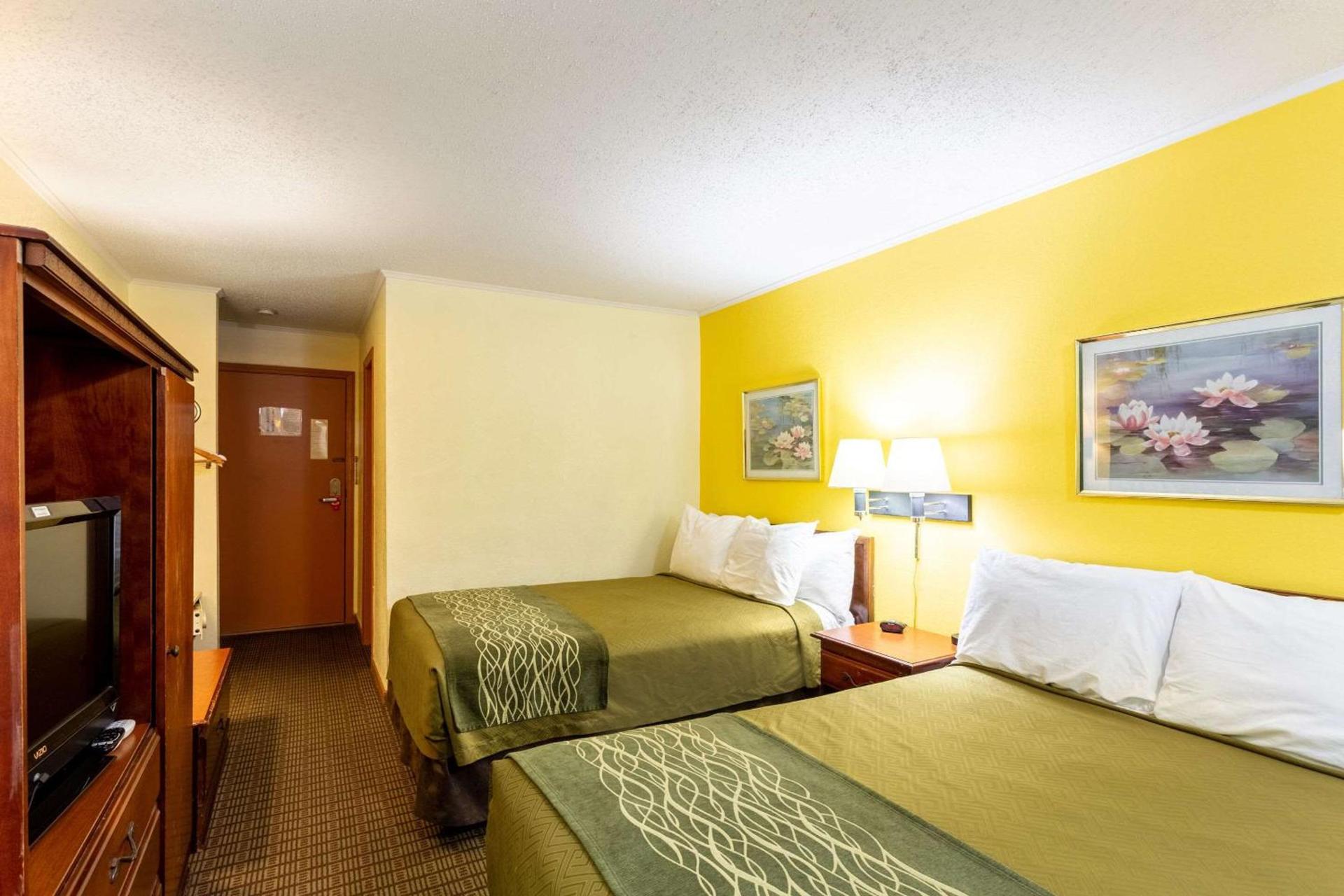 Econo Lodge Morgantown photo 9