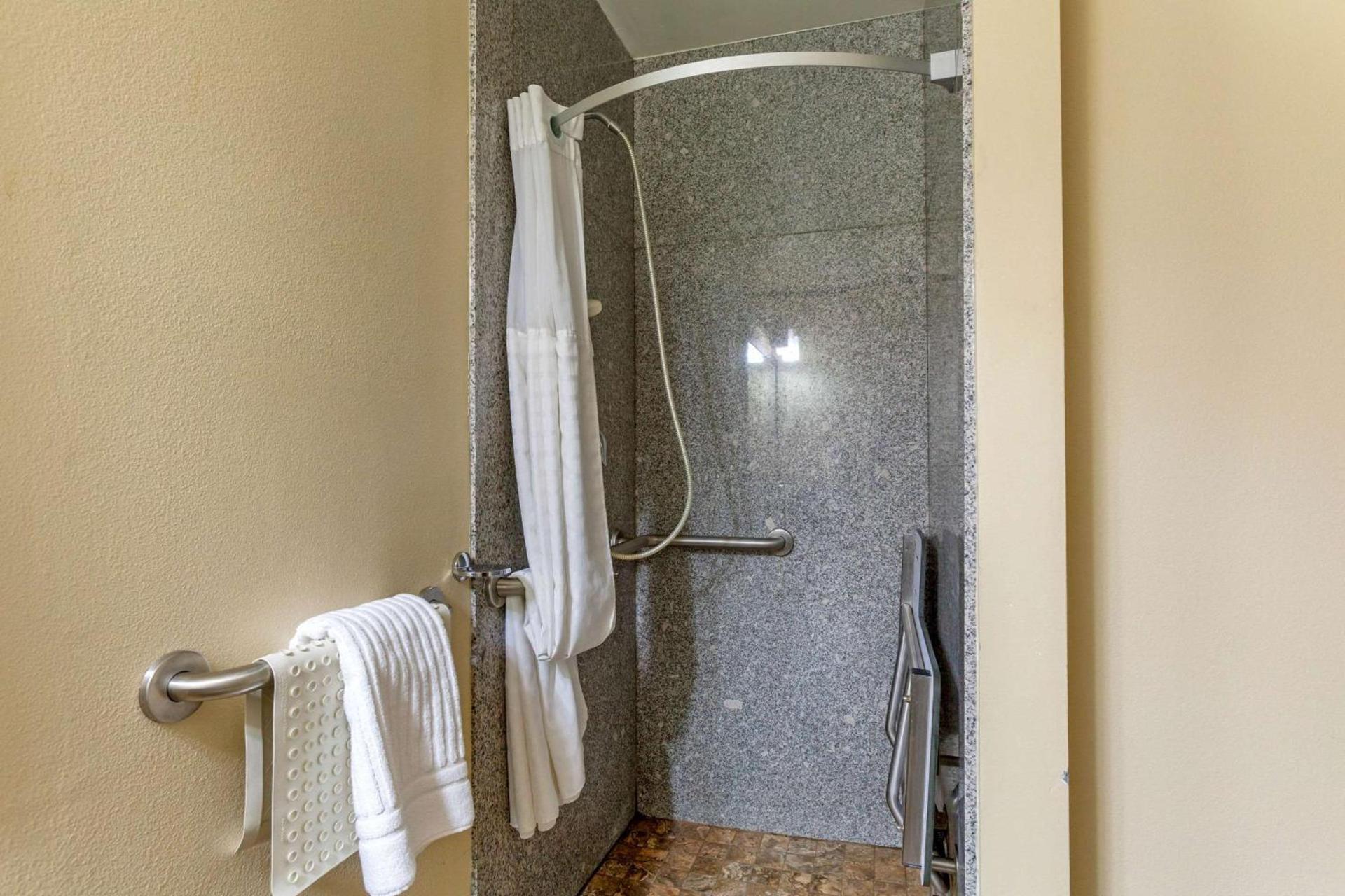 Comfort Inn & Suites Page at Lake Powell photo 15