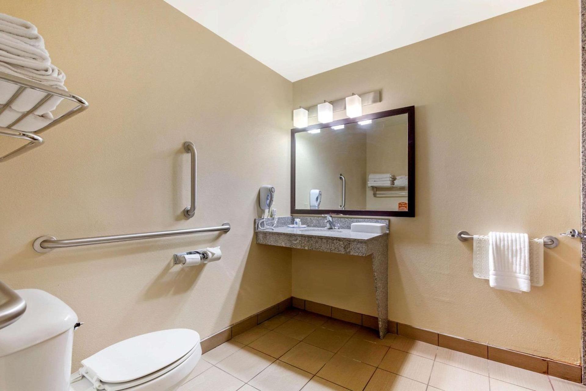 Comfort Inn & Suites Page at Lake Powell photo 16