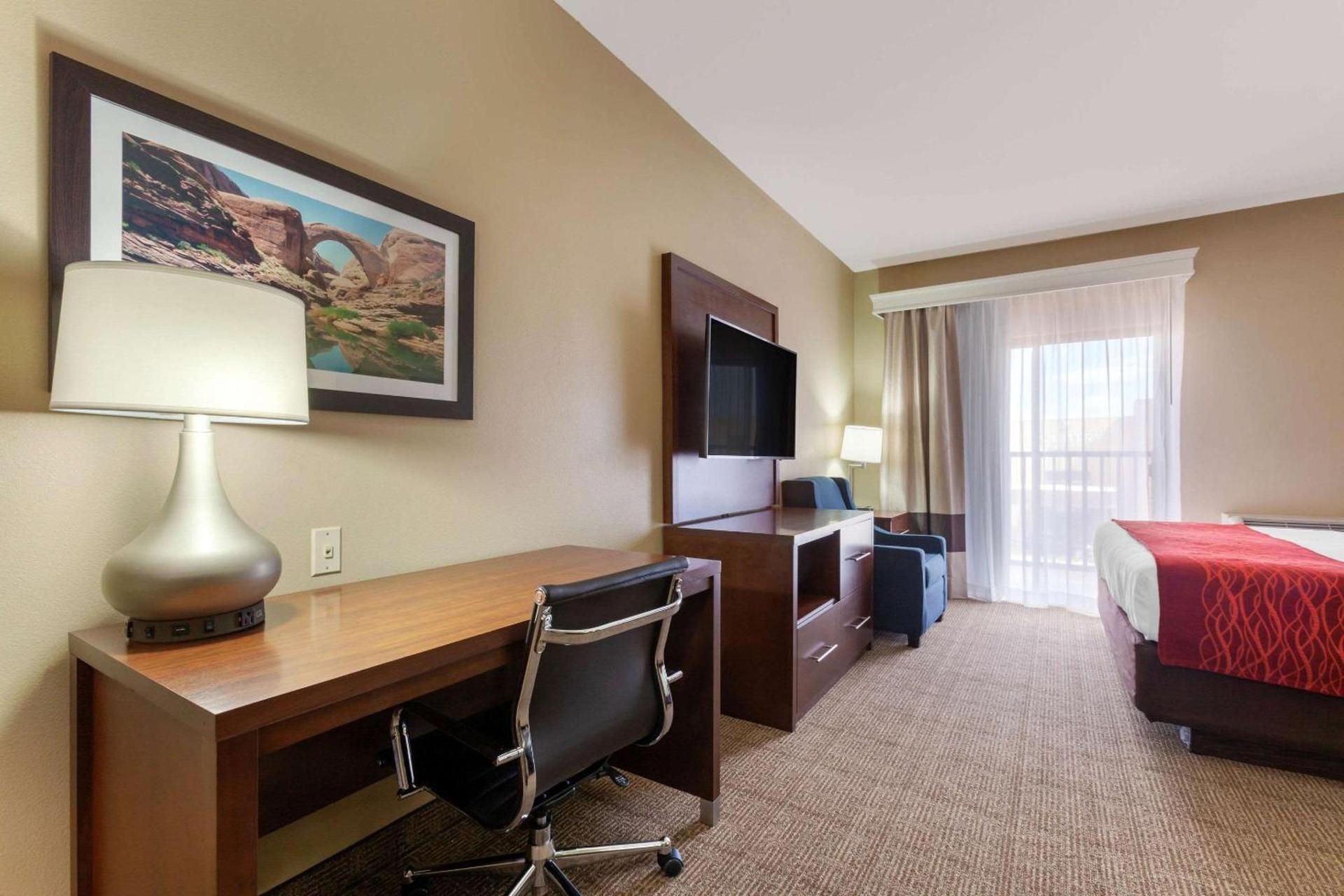 Comfort Inn & Suites Page at Lake Powell photo 29