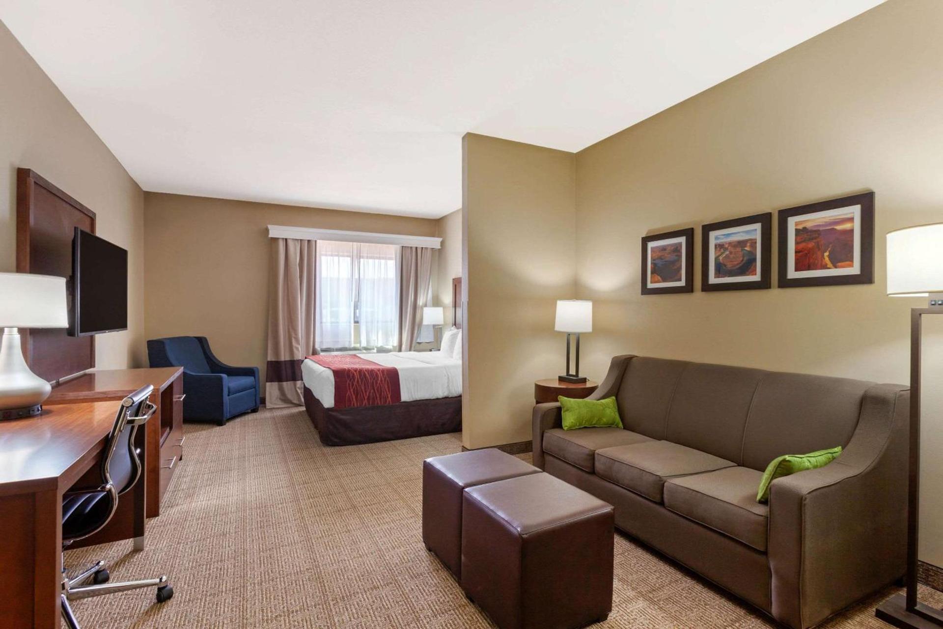 Comfort Inn & Suites Page at Lake Powell photo 31
