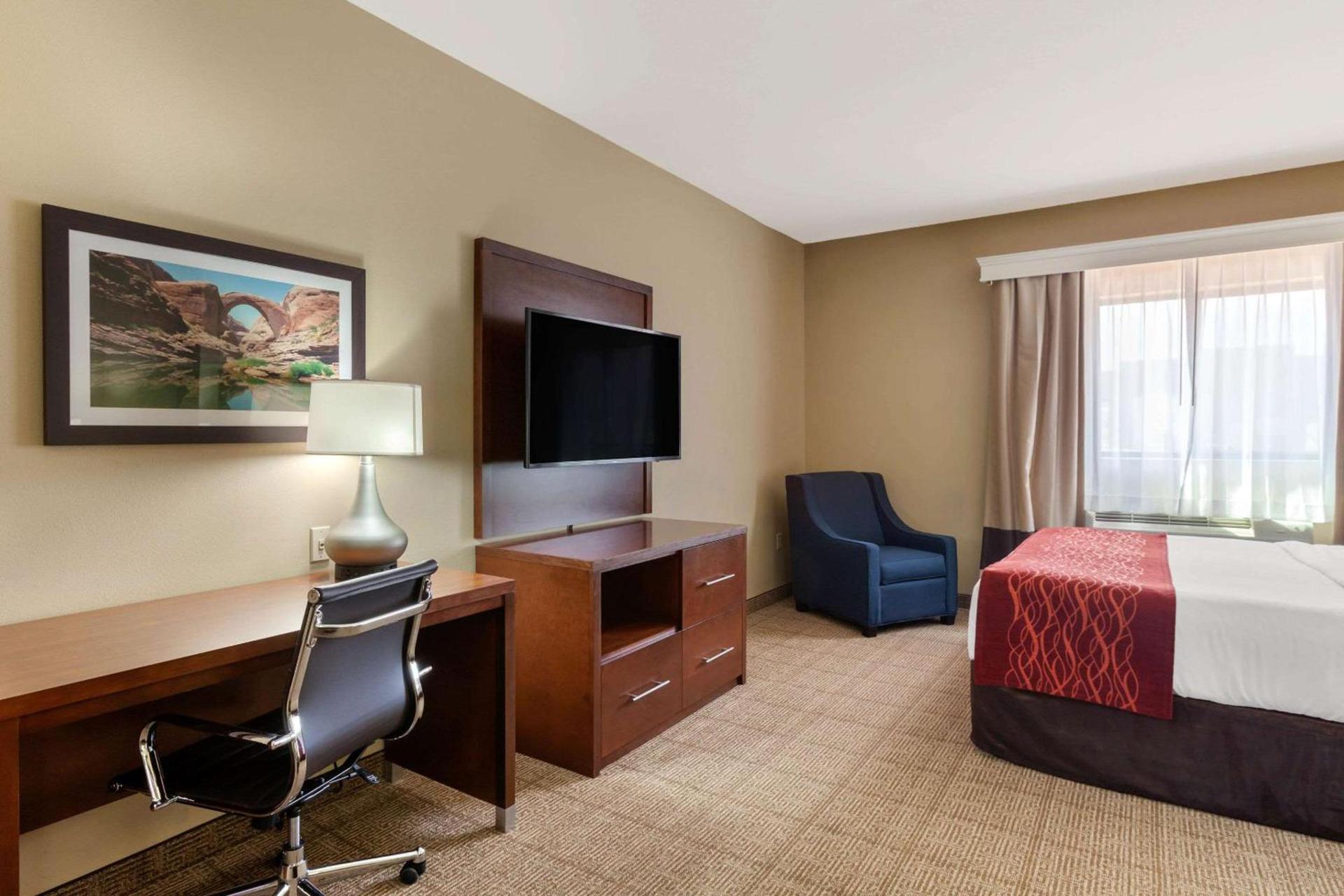 Comfort Inn & Suites Page at Lake Powell photo 32