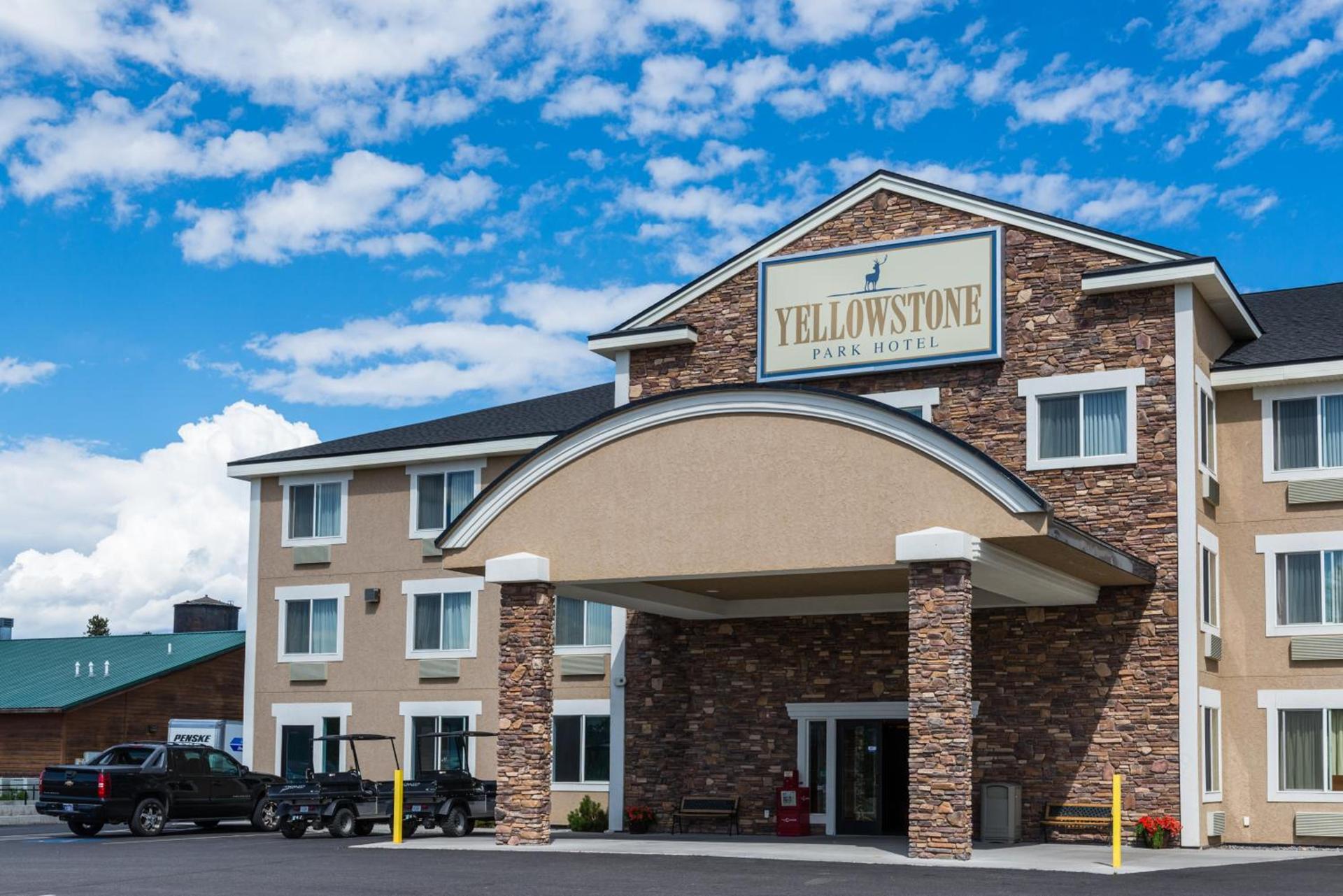 Yellowstone Park Hotel photo 32