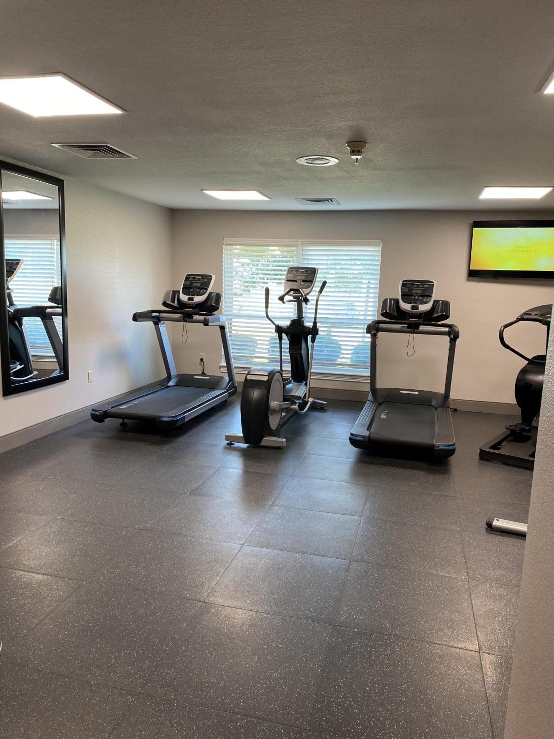 Country Inn & Suites by Radisson, Fort Worth, TX photo 13