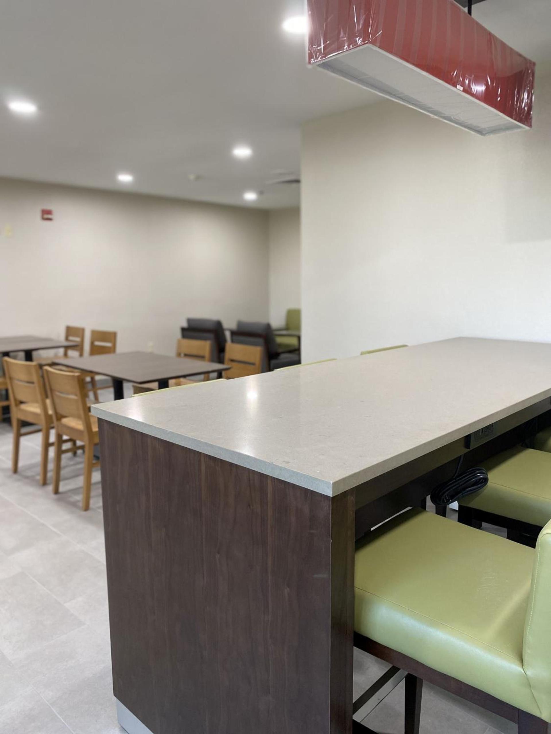 Country Inn & Suites by Radisson, Fort Worth, TX photo 6