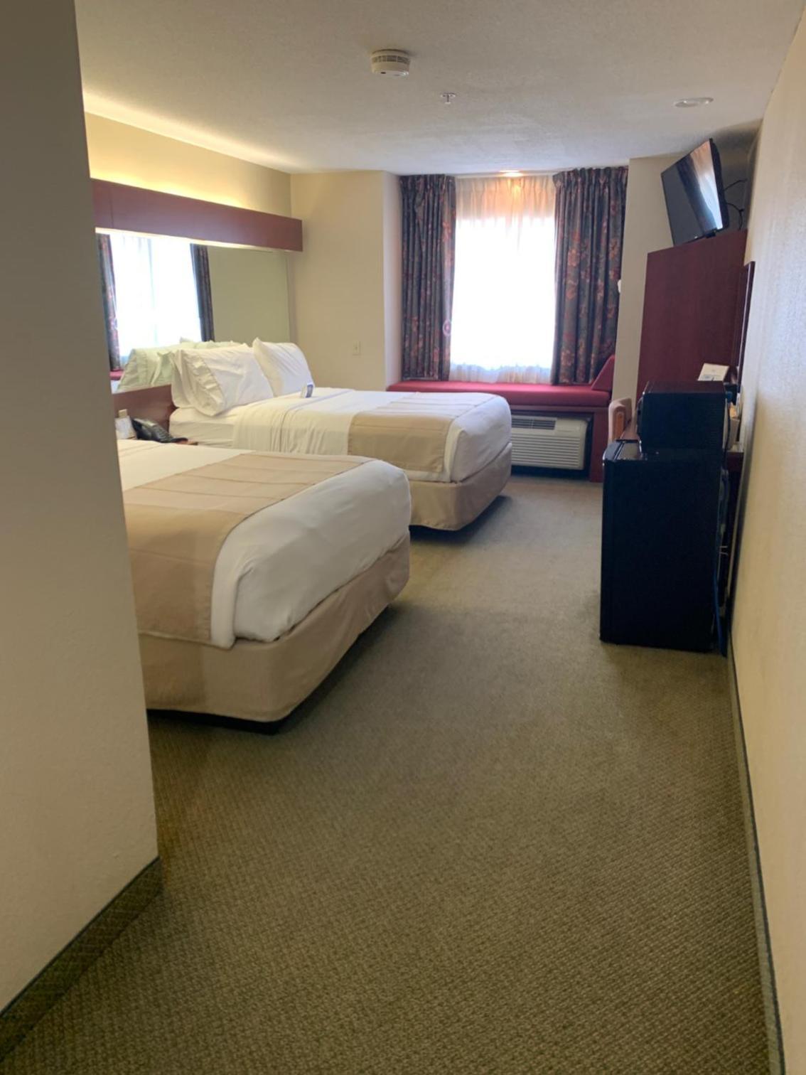 Microtel Inn & Suites by Wyndham Hattiesburg photo 4