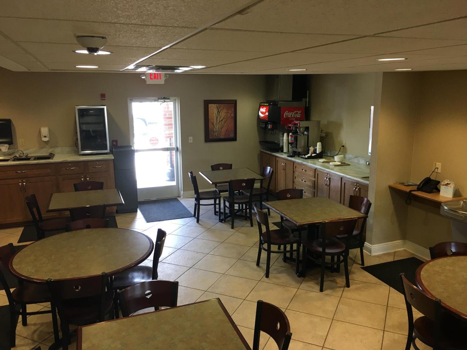 Microtel Inn & Suites by Wyndham Hattiesburg photo 6