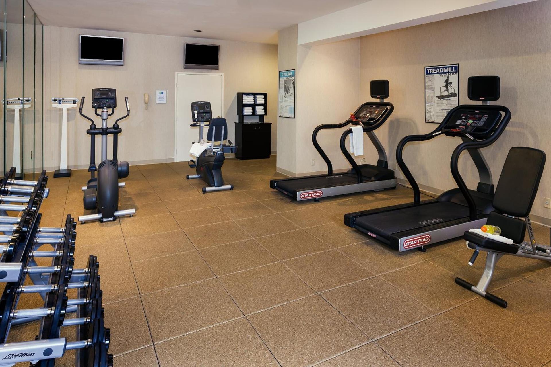 Holiday Inn Express Simi Valley by IHG photo 10