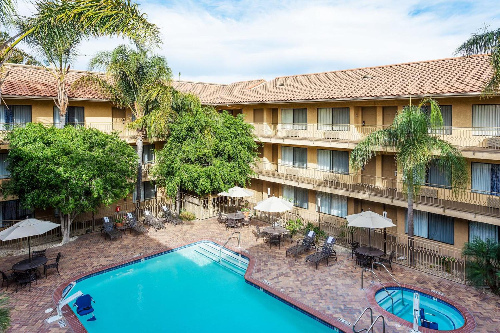 Holiday Inn Express Simi Valley by IHG photo 29