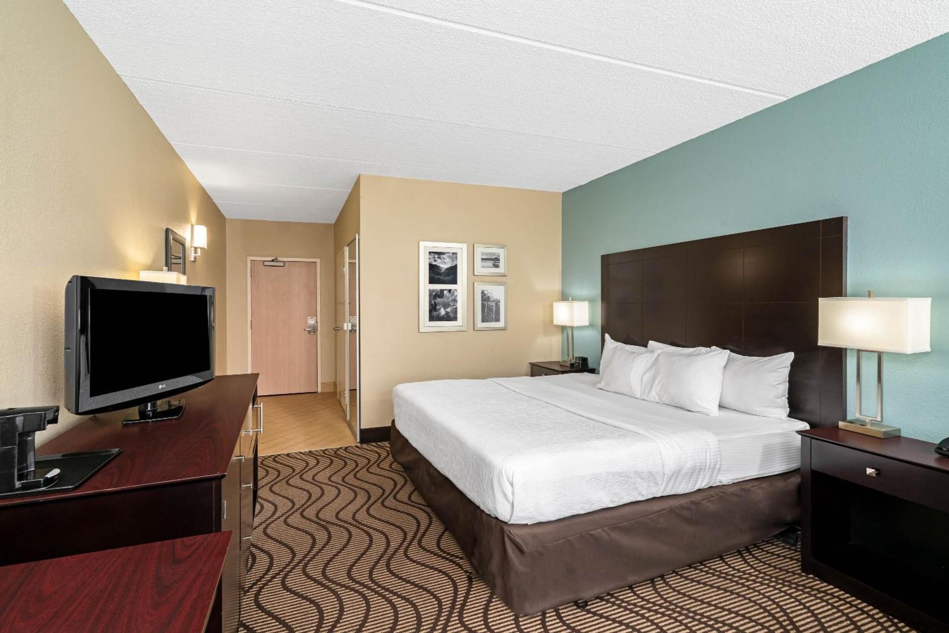 La Quinta by Wyndham Knoxville Airport photo 32