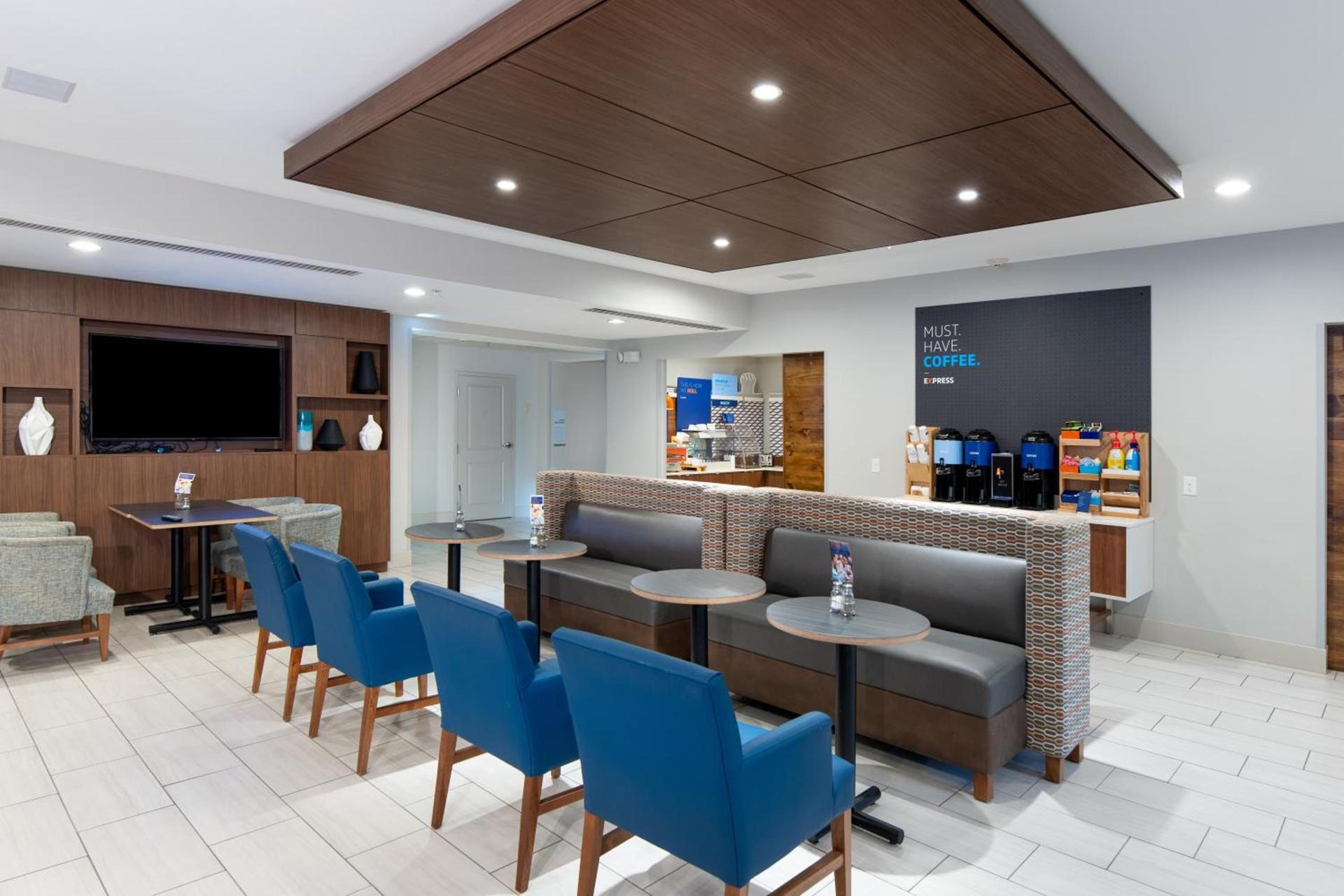 Holiday Inn Express Hotel & Suites Dallas South - DeSoto by IHG photo 8